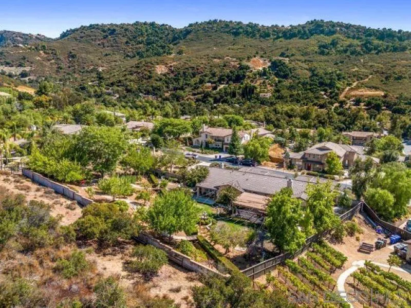 https://cdn.realtyfeed.com/cdn/127/260017147/3e20313476034edc6b19bcee6ea0c9d2.webp