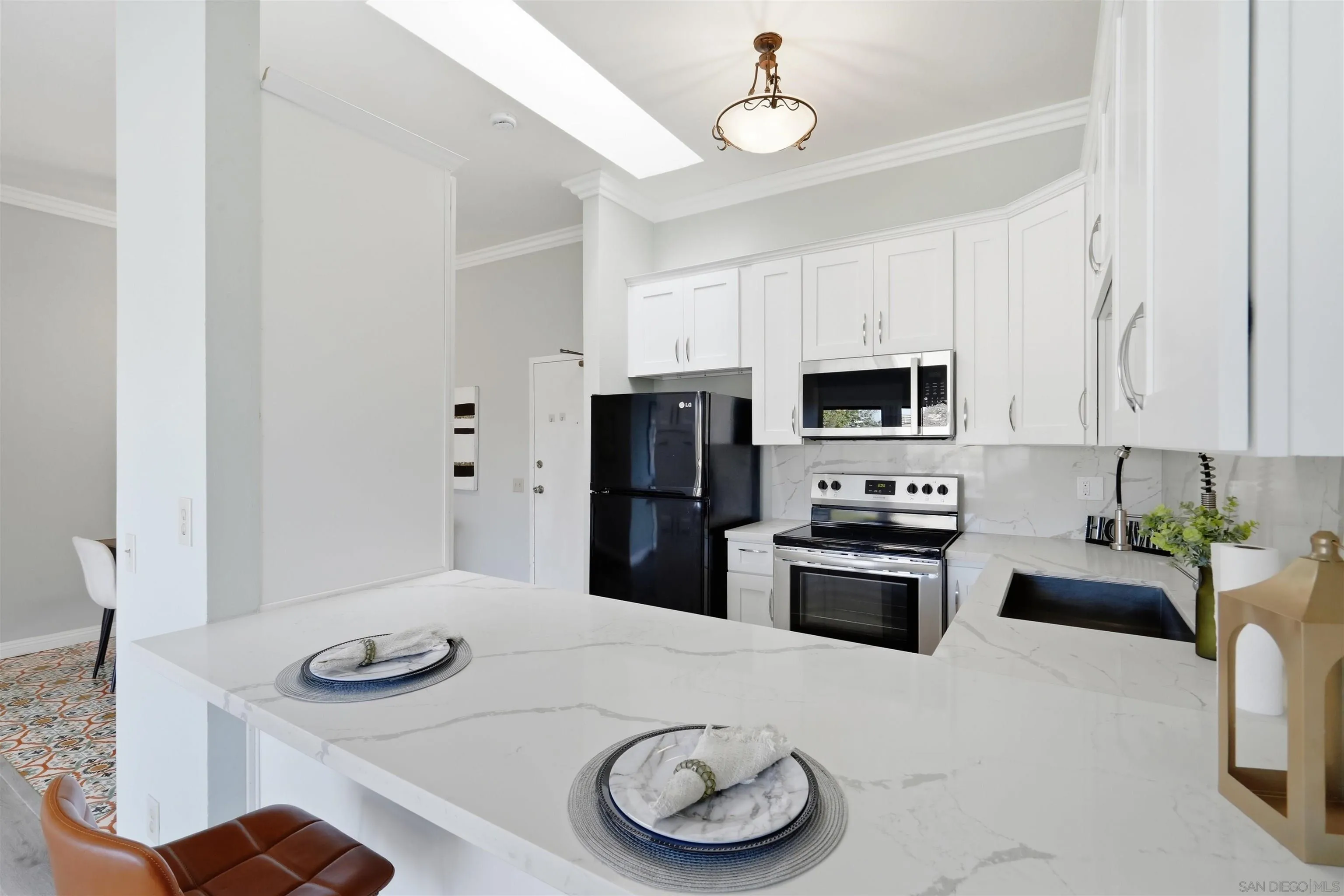 https://cdn.realtyfeed.com/cdn/127/260017155/10df854792309e9a182b4954851d5665.webp