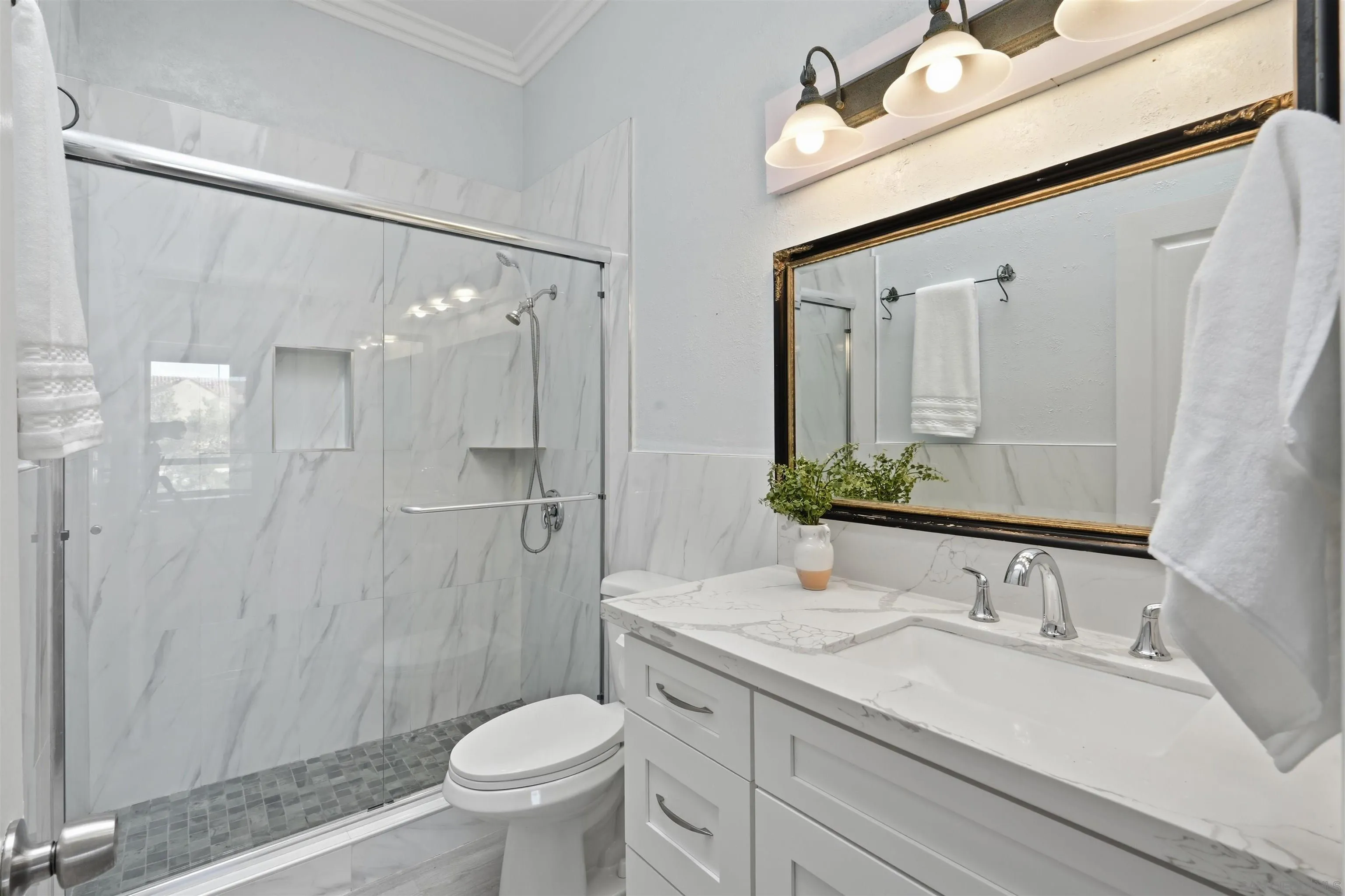 https://cdn.realtyfeed.com/cdn/127/260017155/15c4cb60c0c8a8e13c5a868272a54e9f.webp