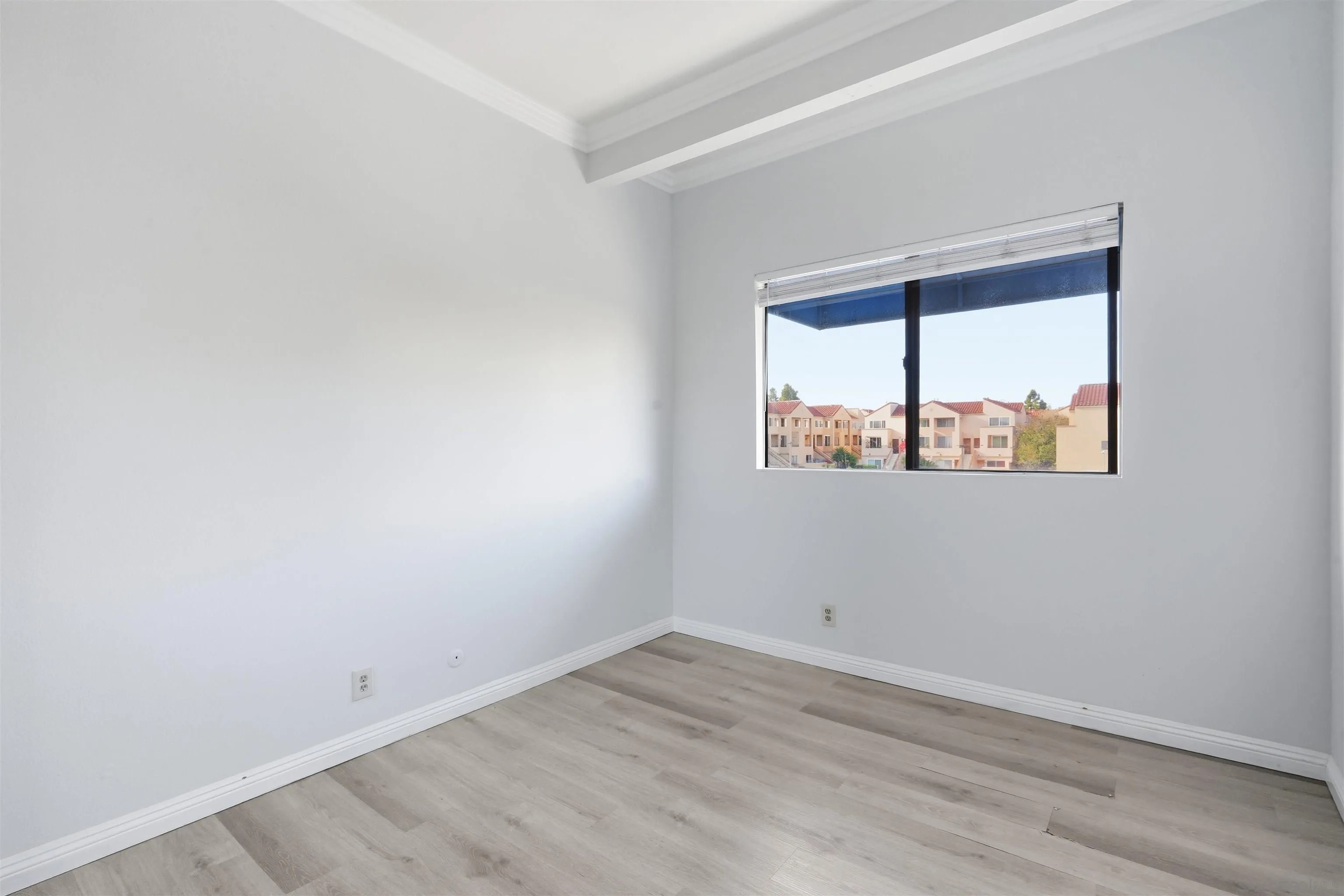 https://cdn.realtyfeed.com/cdn/127/260017155/abca0f1ff807e51d2386063a2356c830.webp