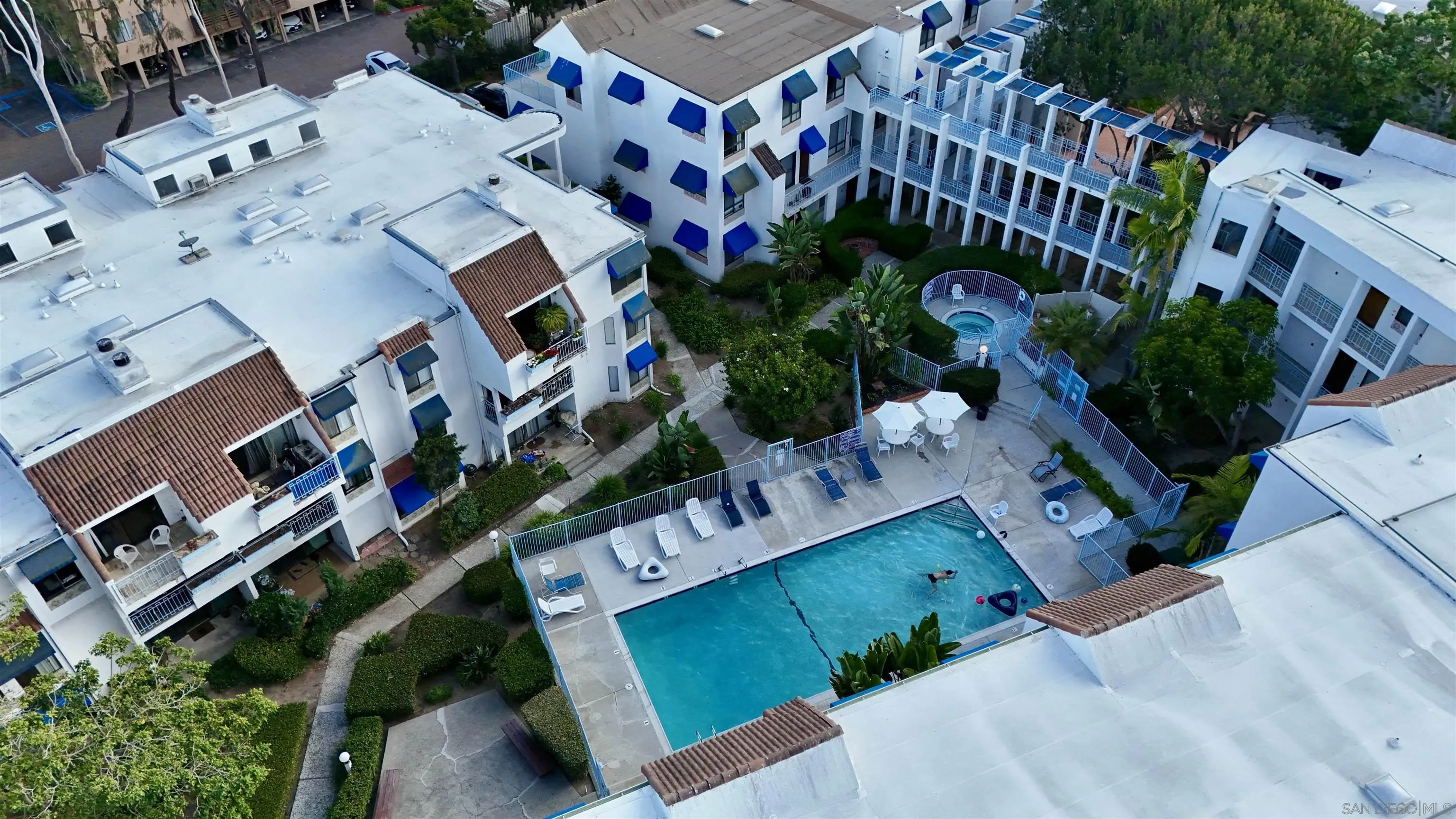 https://cdn.realtyfeed.com/cdn/127/260017155/ecdb5b51985f2764f4bbf4cdfd8e7cf5.webp