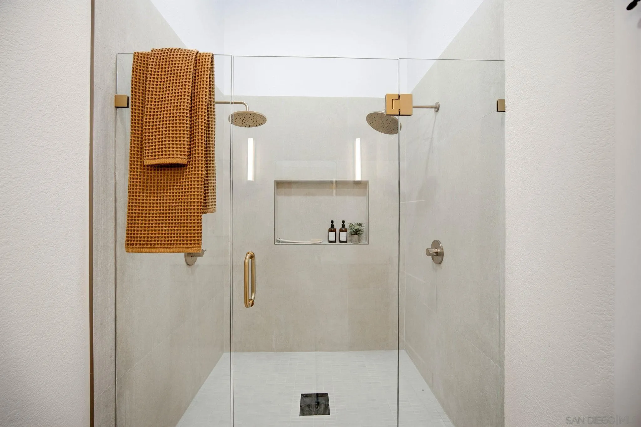 https://cdn.realtyfeed.com/cdn/127/260017161/11d6bddca78bca7572afa59f36905d24.webp