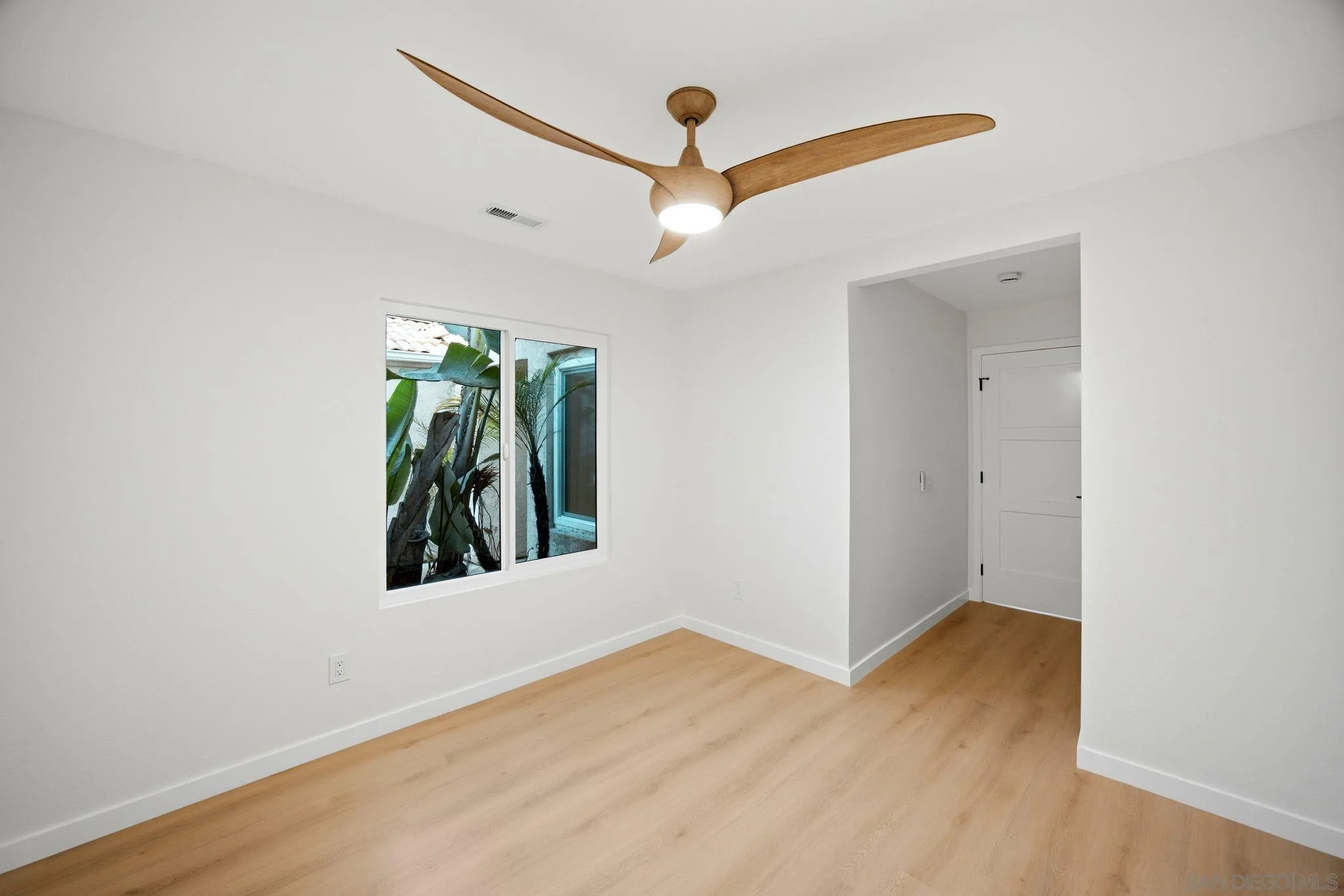 https://cdn.realtyfeed.com/cdn/127/260017161/4642854e873ad2ebf455b4e1c1b26d9e.webp