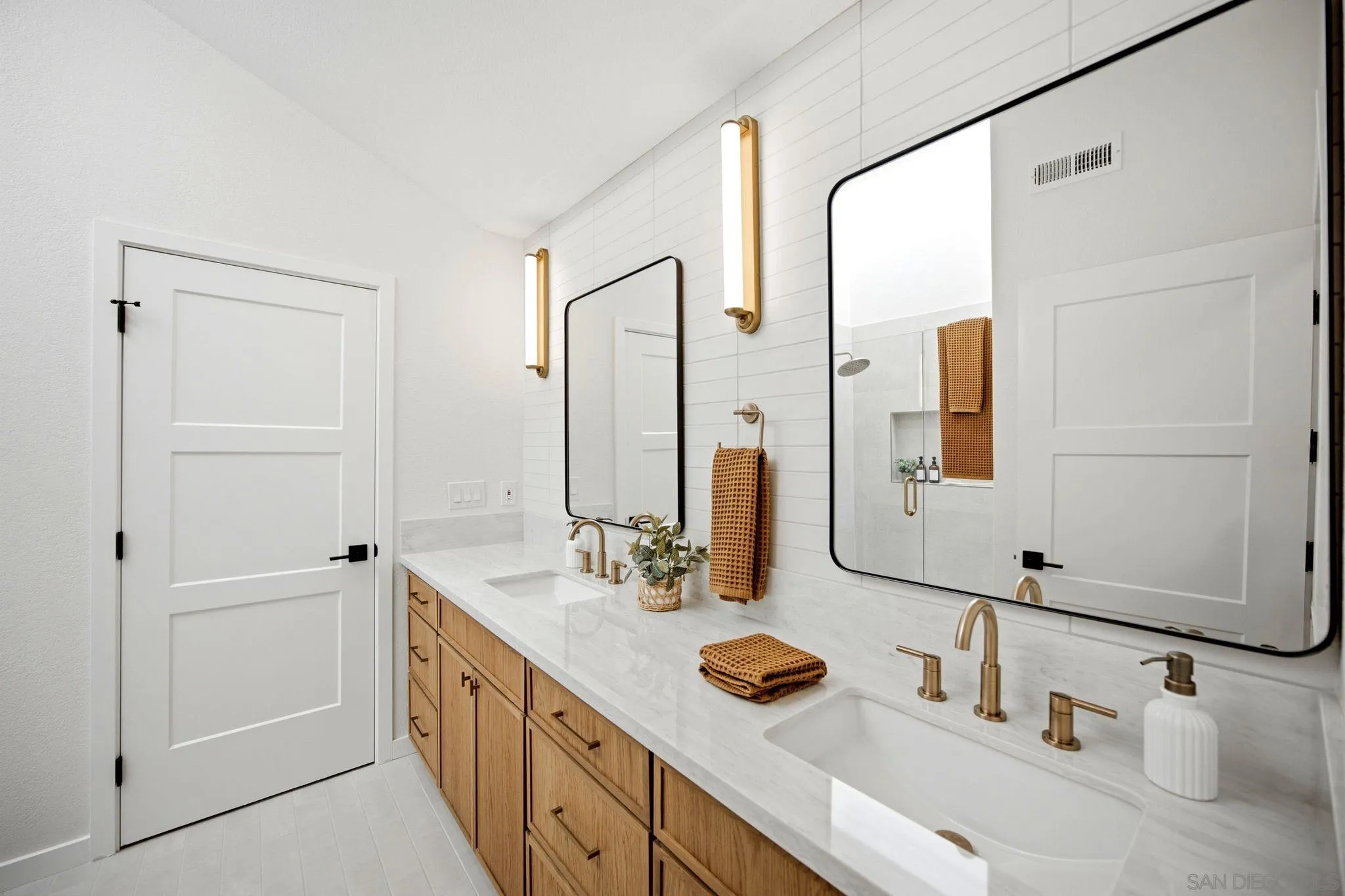 https://cdn.realtyfeed.com/cdn/127/260017161/47d2886b5491d47ba46ca1b767d6a446.webp