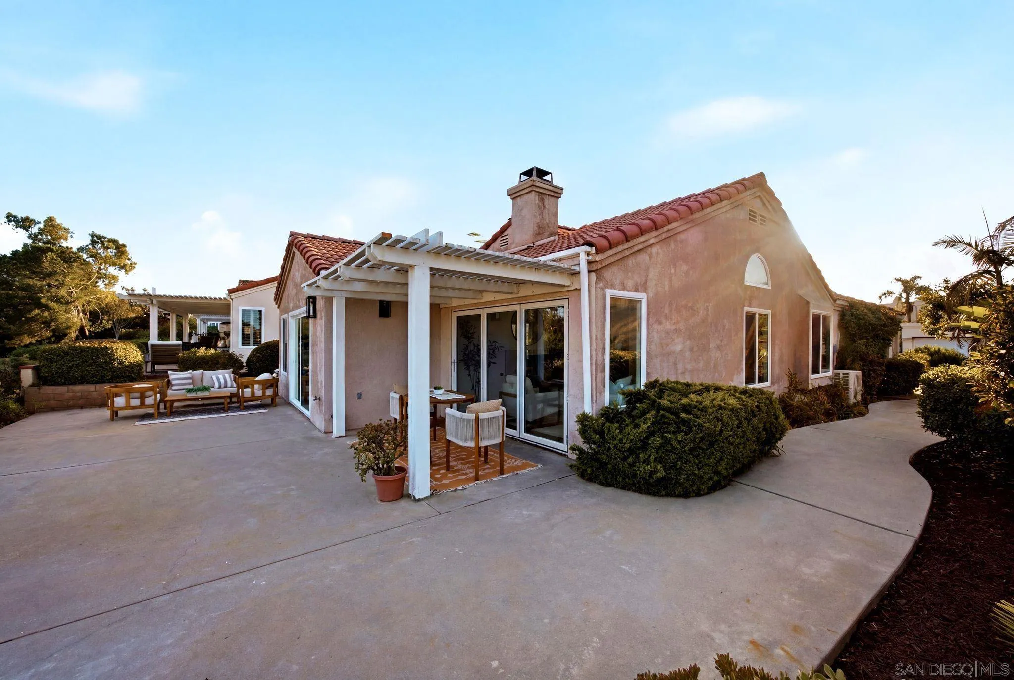 https://cdn.realtyfeed.com/cdn/127/260017161/68d6a60f09d23b9128edddd157ec9579.webp