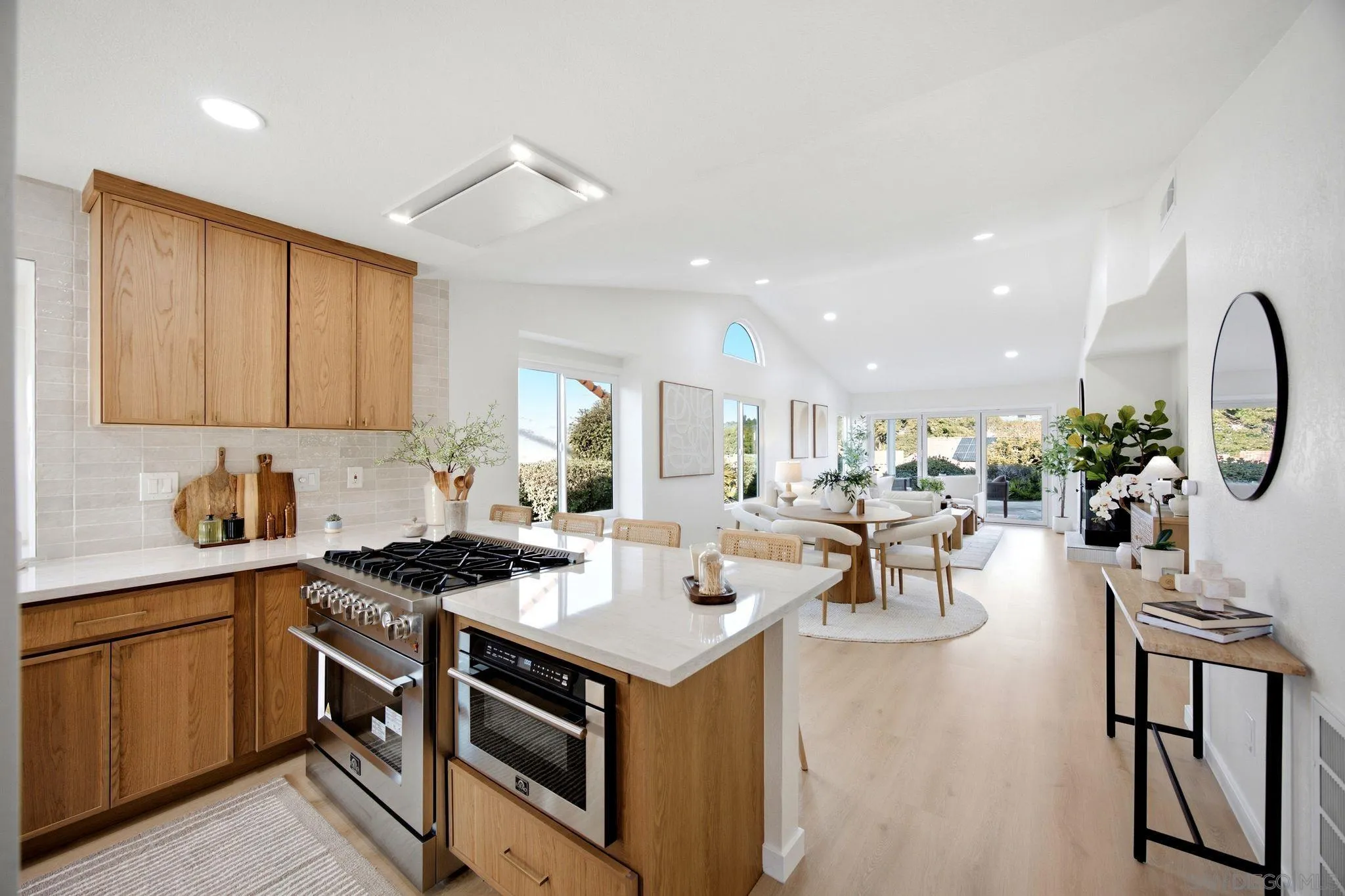 https://cdn.realtyfeed.com/cdn/127/260017161/7b70e0e8d7c5061a3f880e3ec1ede400.webp