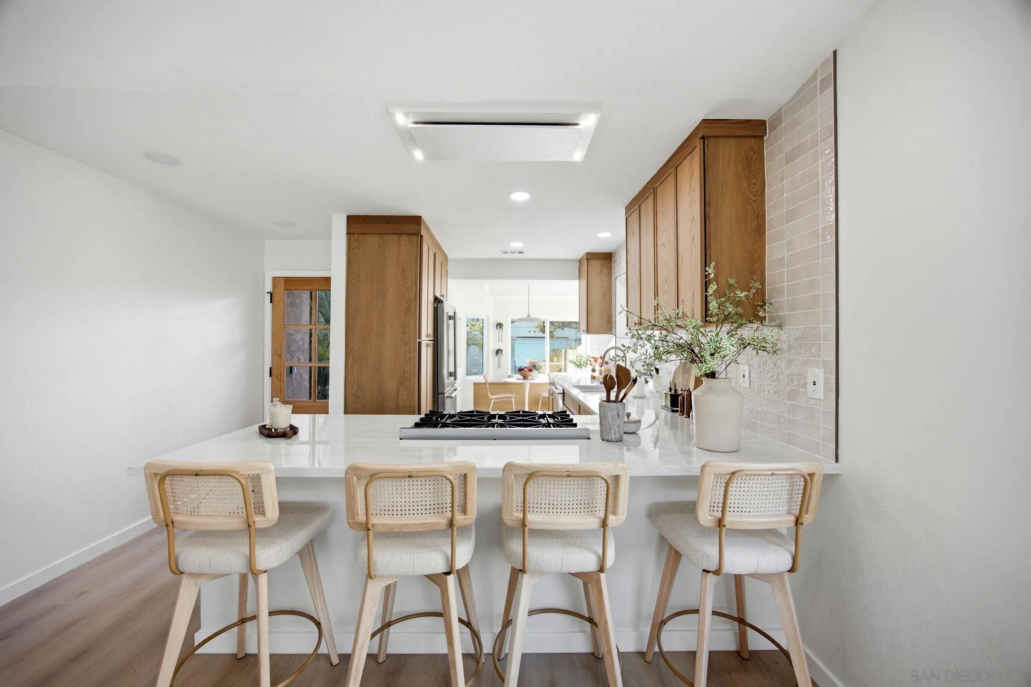 https://cdn.realtyfeed.com/cdn/127/260017161/871cec8042729c4aa19d915d60ff7fb4.webp