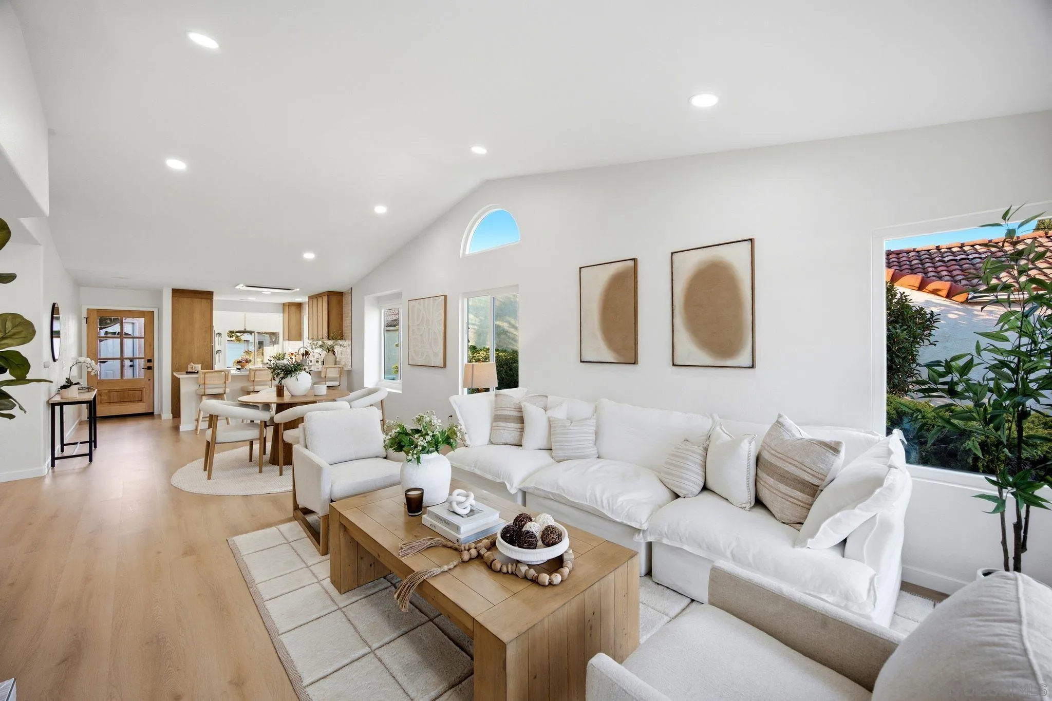 https://cdn.realtyfeed.com/cdn/127/260017161/ac253b181b772ae7b2708edfce77a228.webp