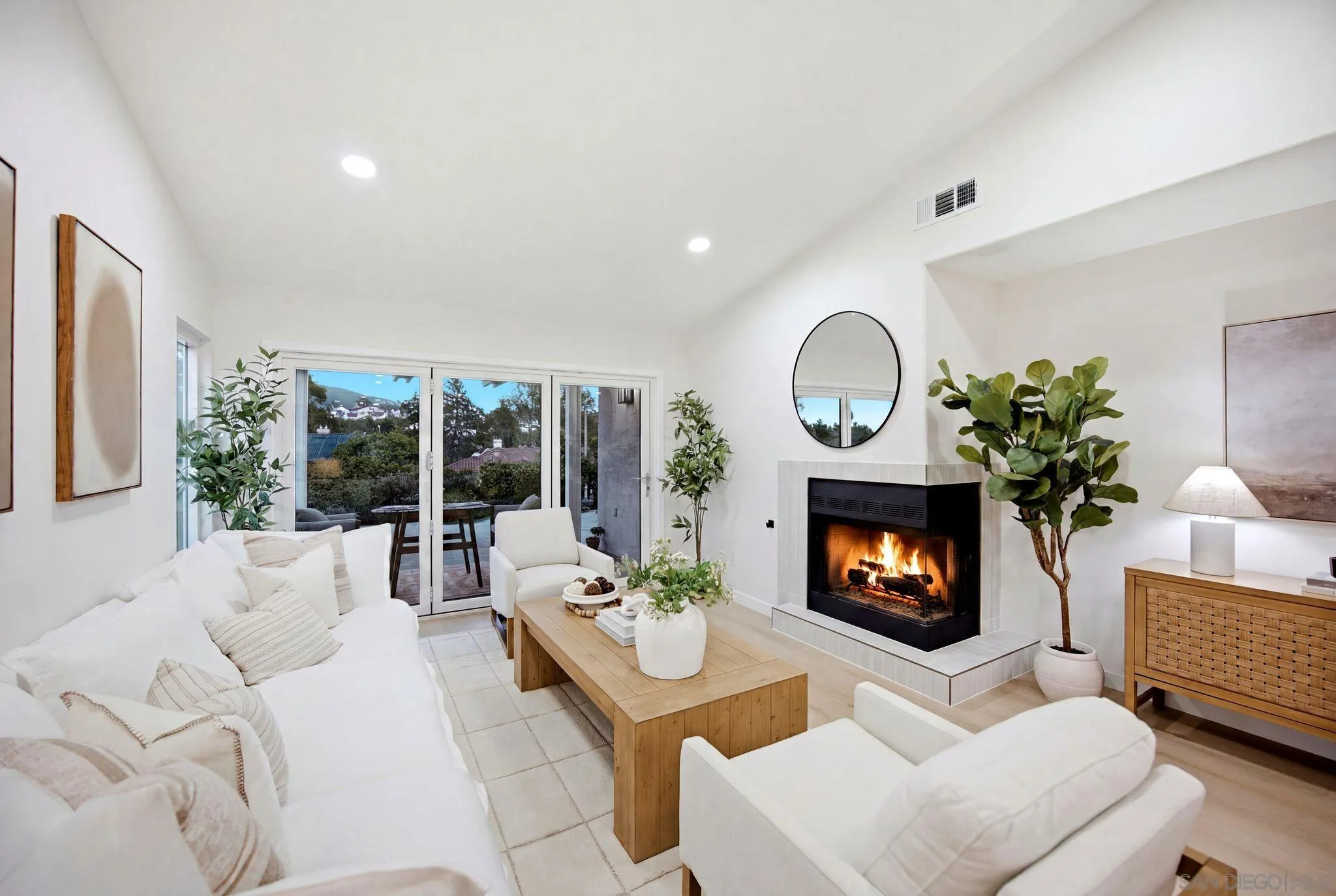 https://cdn.realtyfeed.com/cdn/127/260017161/cc02c9f42b787485345853eb794c94fc.webp