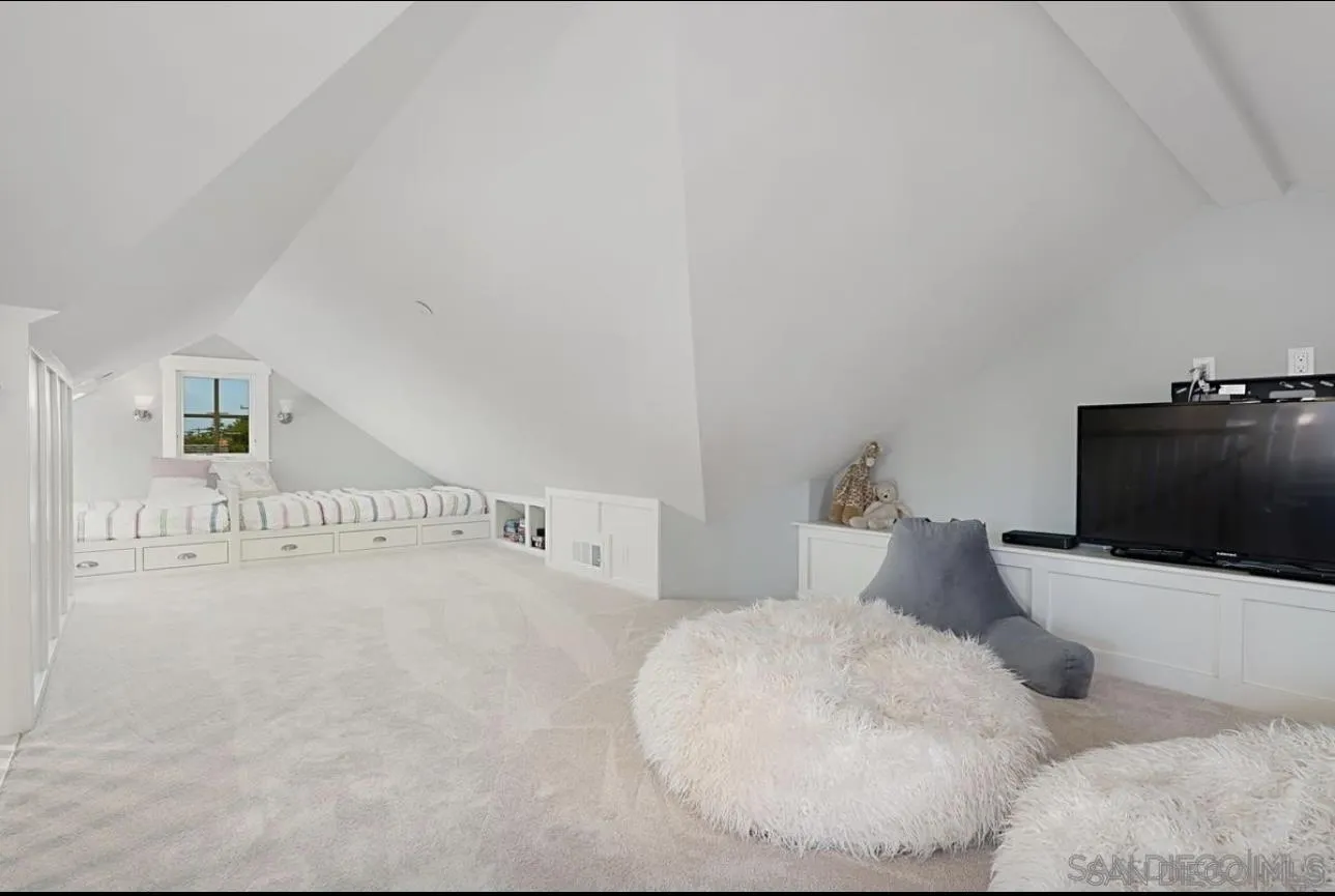 https://cdn.realtyfeed.com/cdn/127/260017176/895c93bc0213bed97f4872e1a4e6d8c2.webp