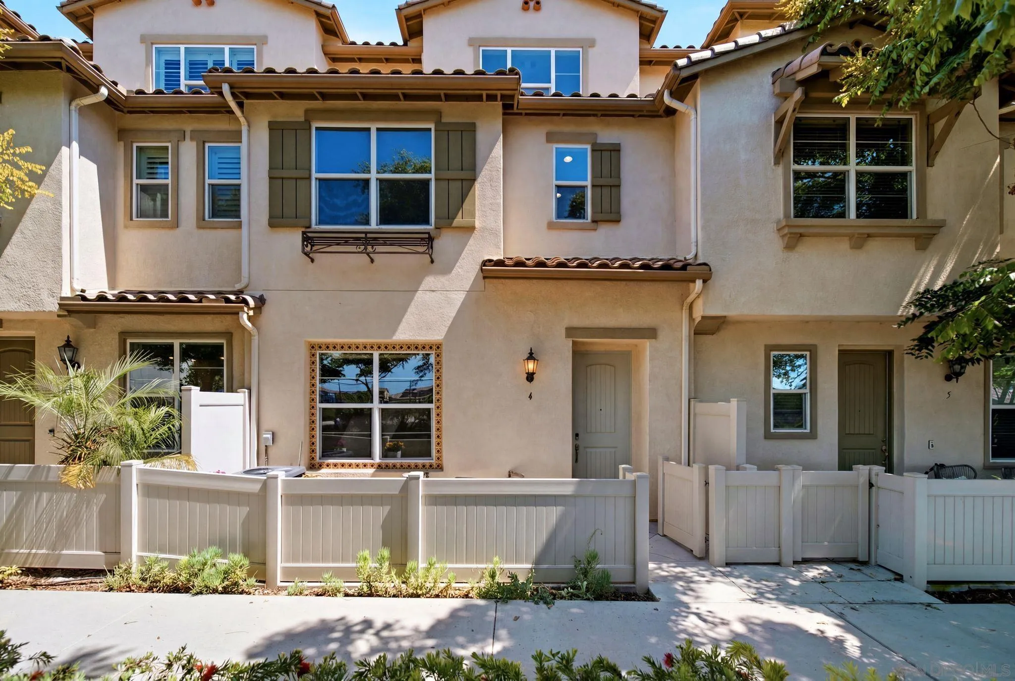 Photo #1: 260017179 Listing: Photo #1