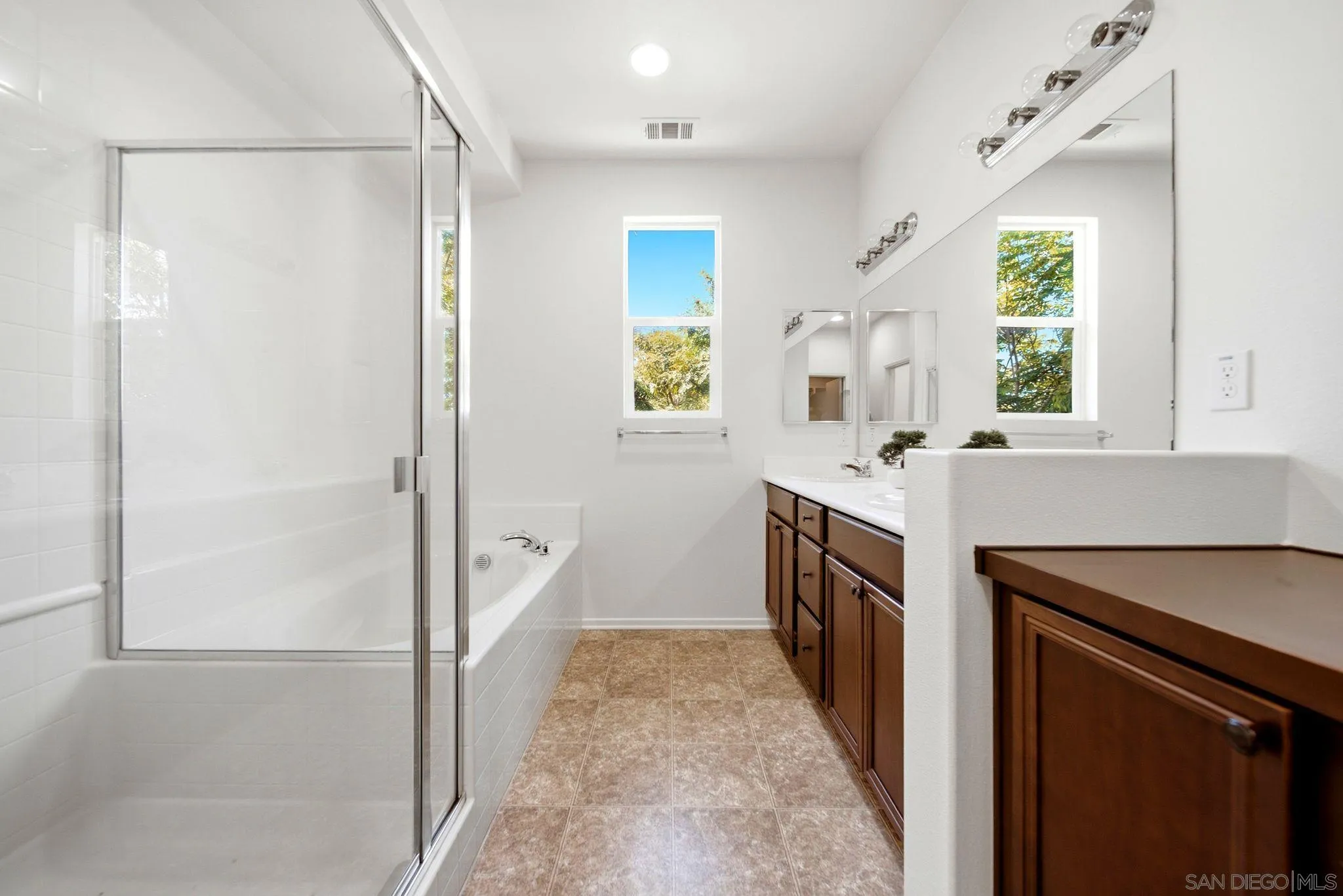 Photo #12: 260017179 Listing: Photo #12