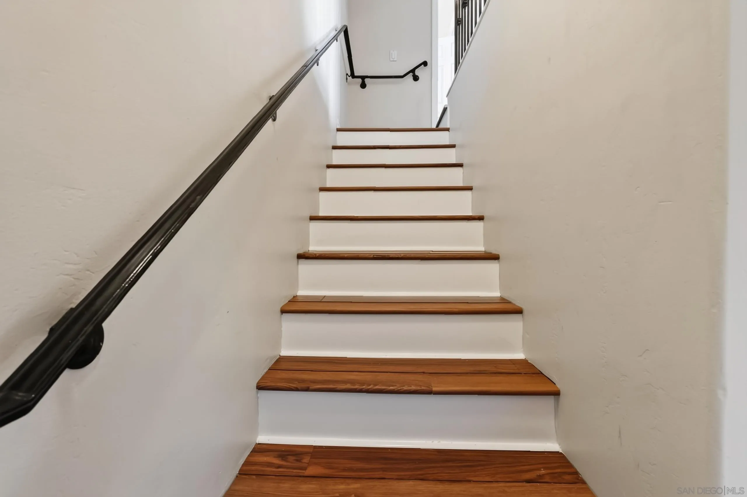 https://cdn.realtyfeed.com/cdn/127/260017186/b2393d1f1ea72215dc9a8228db2666a1.webp