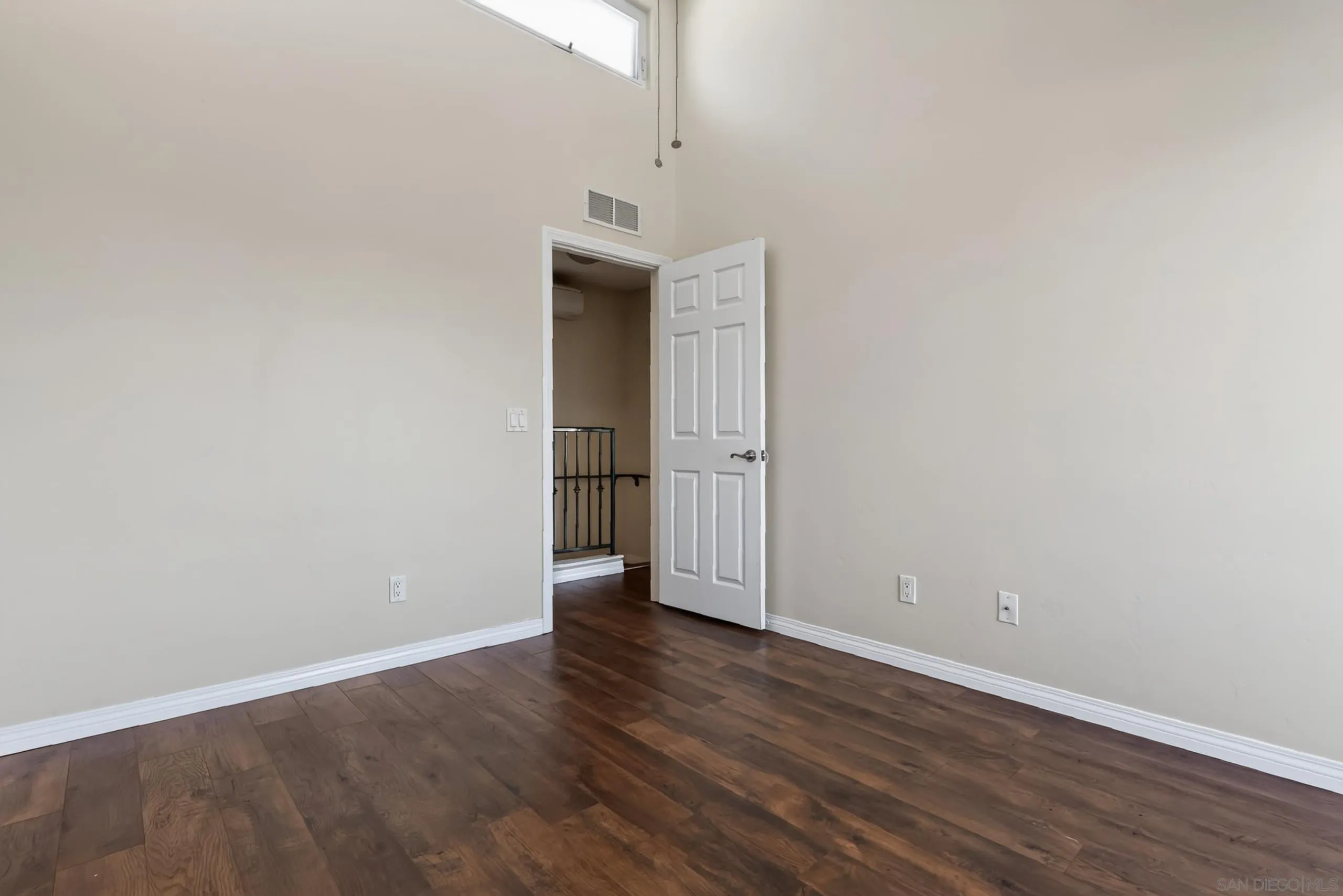 https://cdn.realtyfeed.com/cdn/127/260017186/e8730532713401e90d382819cc5cac0e.webp
