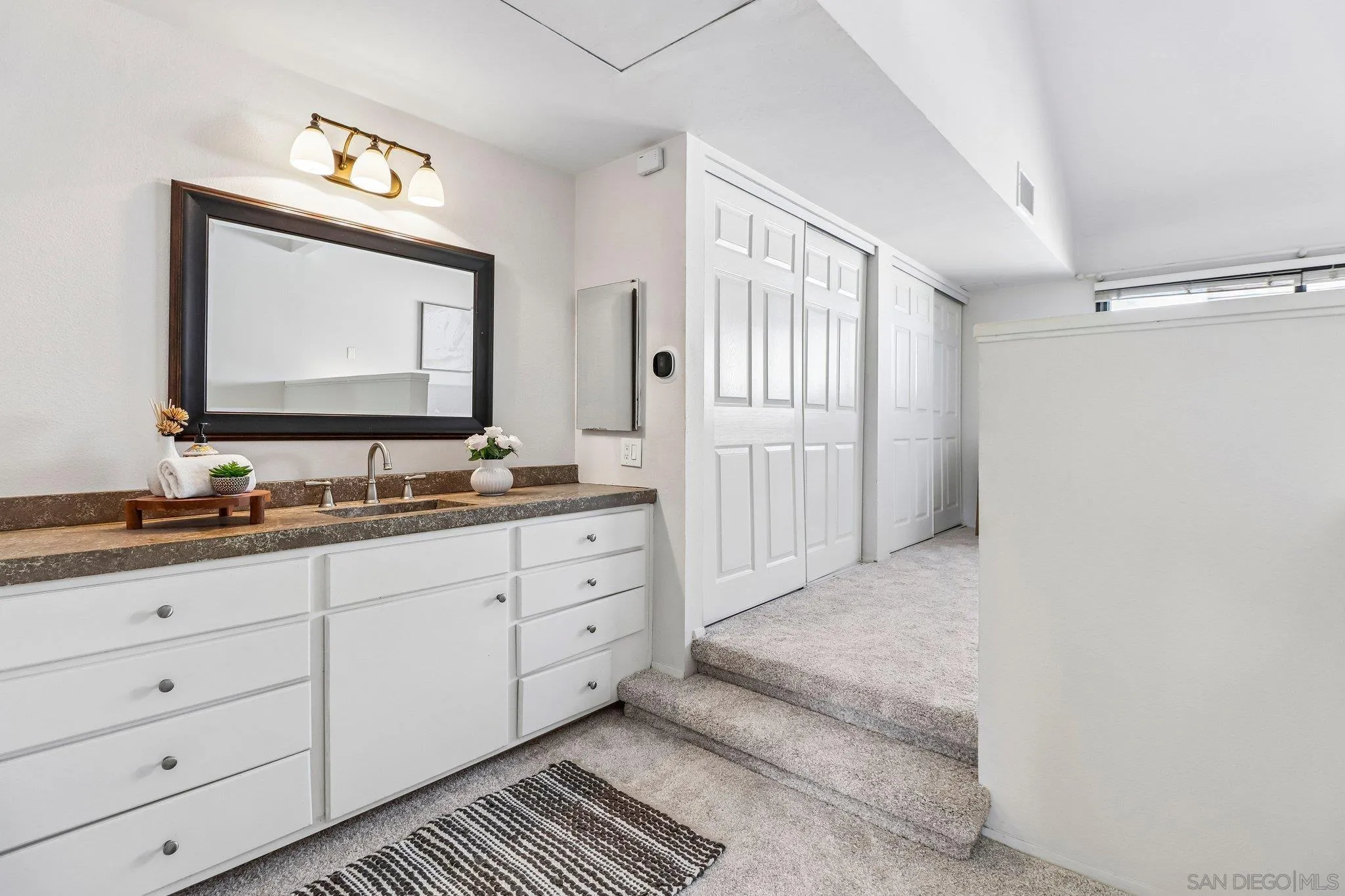 https://cdn.realtyfeed.com/cdn/127/260017189/20cecadf04942958c7472945397ad0df.webp