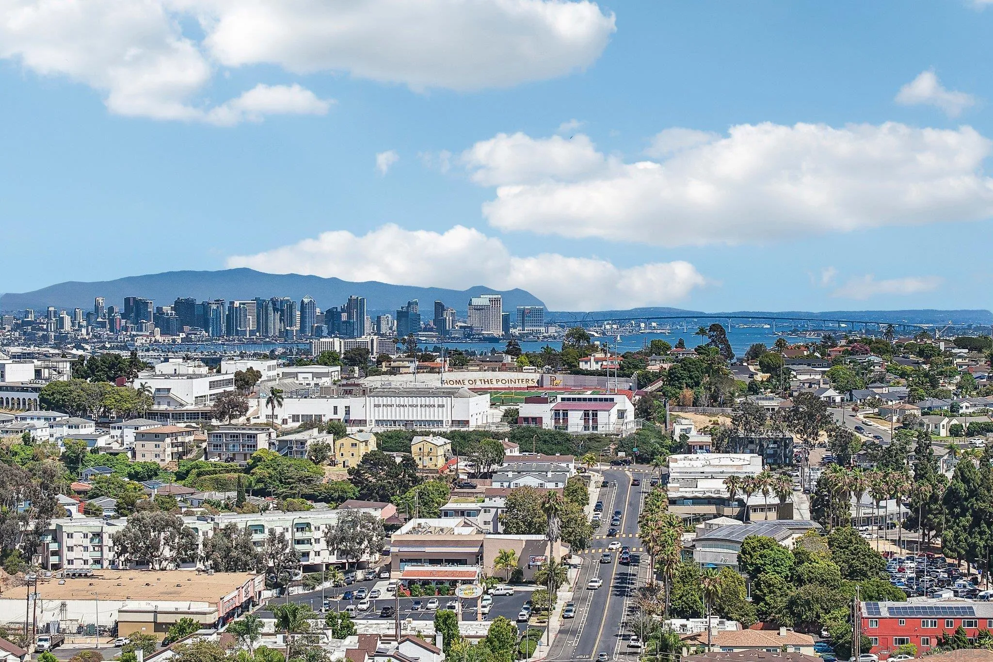 https://cdn.realtyfeed.com/cdn/127/260017189/2b915aec9088fdaf12ebd98f3c617ae0.webp
