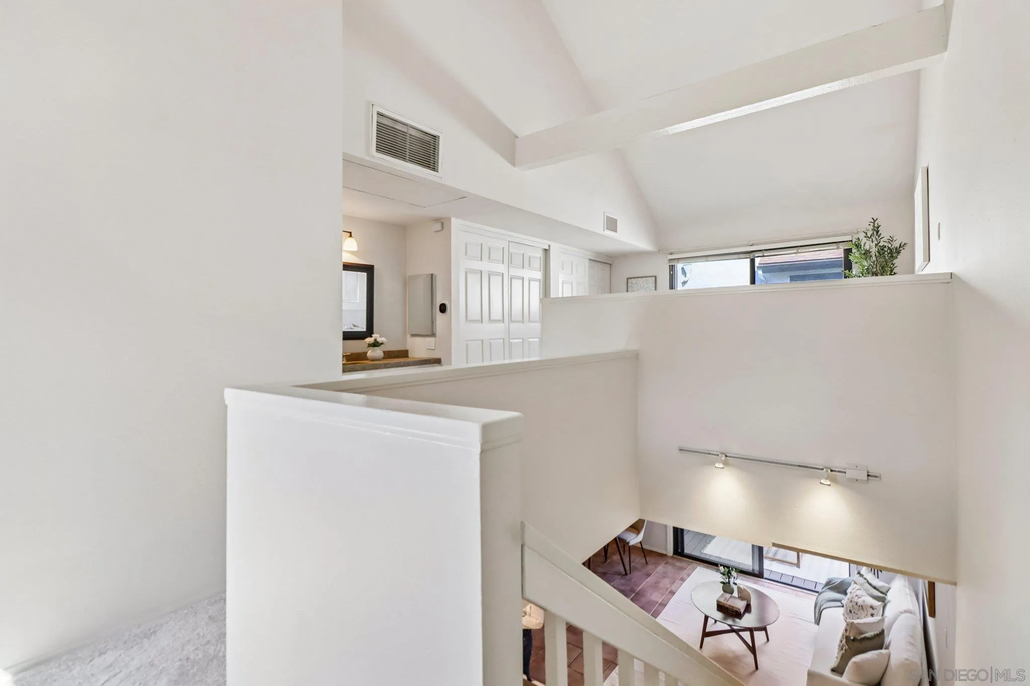 https://cdn.realtyfeed.com/cdn/127/260017189/3cb0af447f76da1d8ea8c9f077468b3d.webp