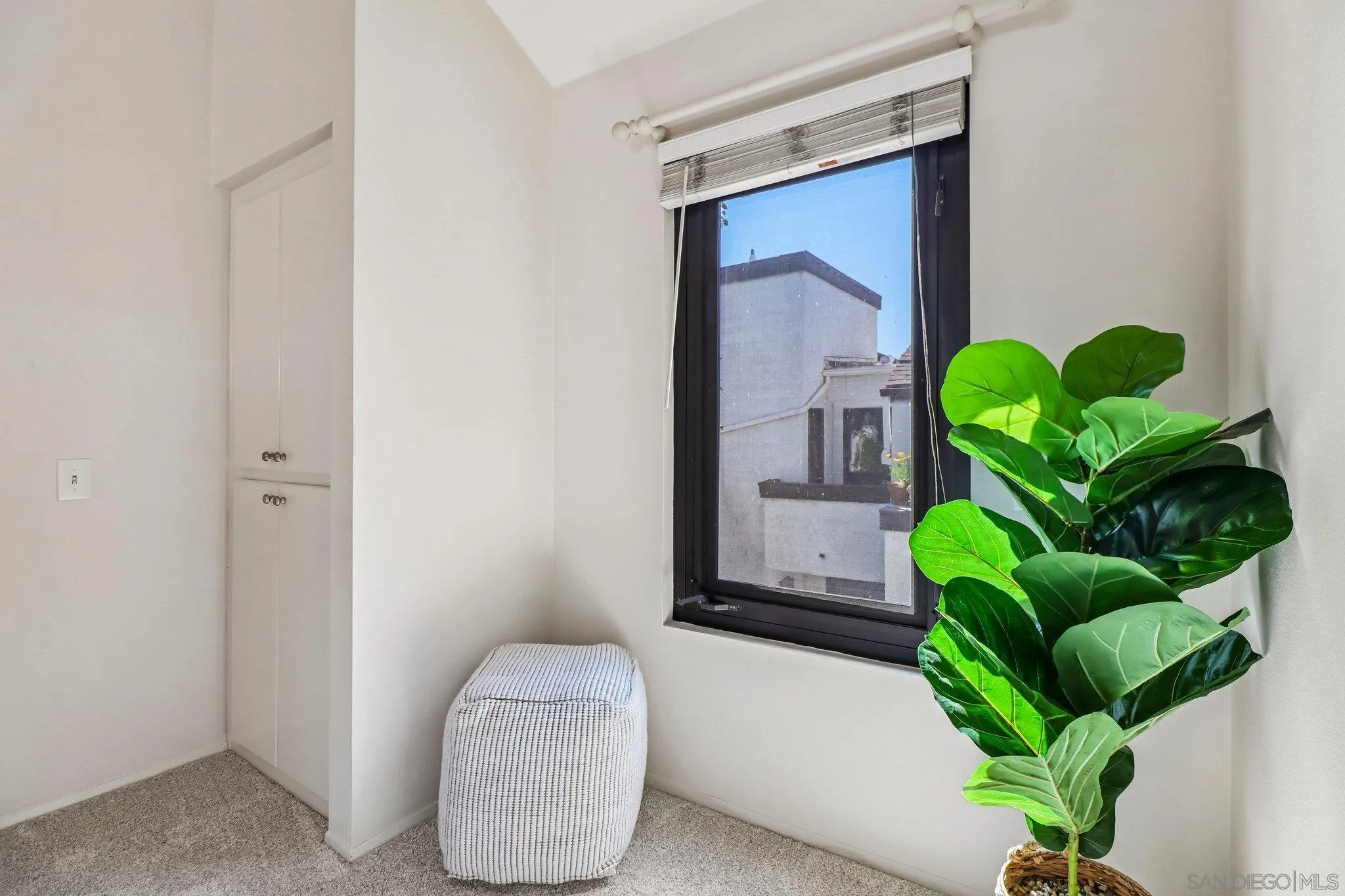 https://cdn.realtyfeed.com/cdn/127/260017189/5bd29ecee260268506d7146bff806052.webp