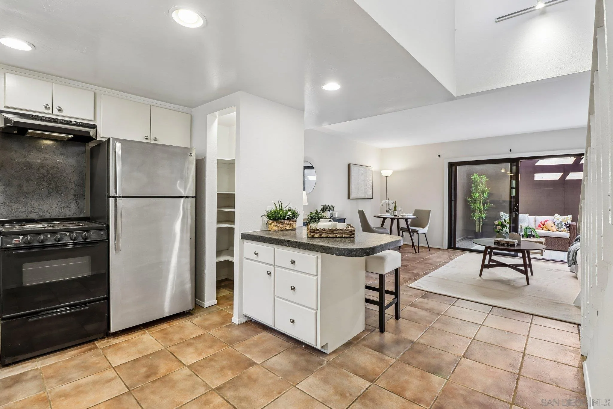 https://cdn.realtyfeed.com/cdn/127/260017189/bfac405d93e632c3f384cb74ac70c2dd.webp