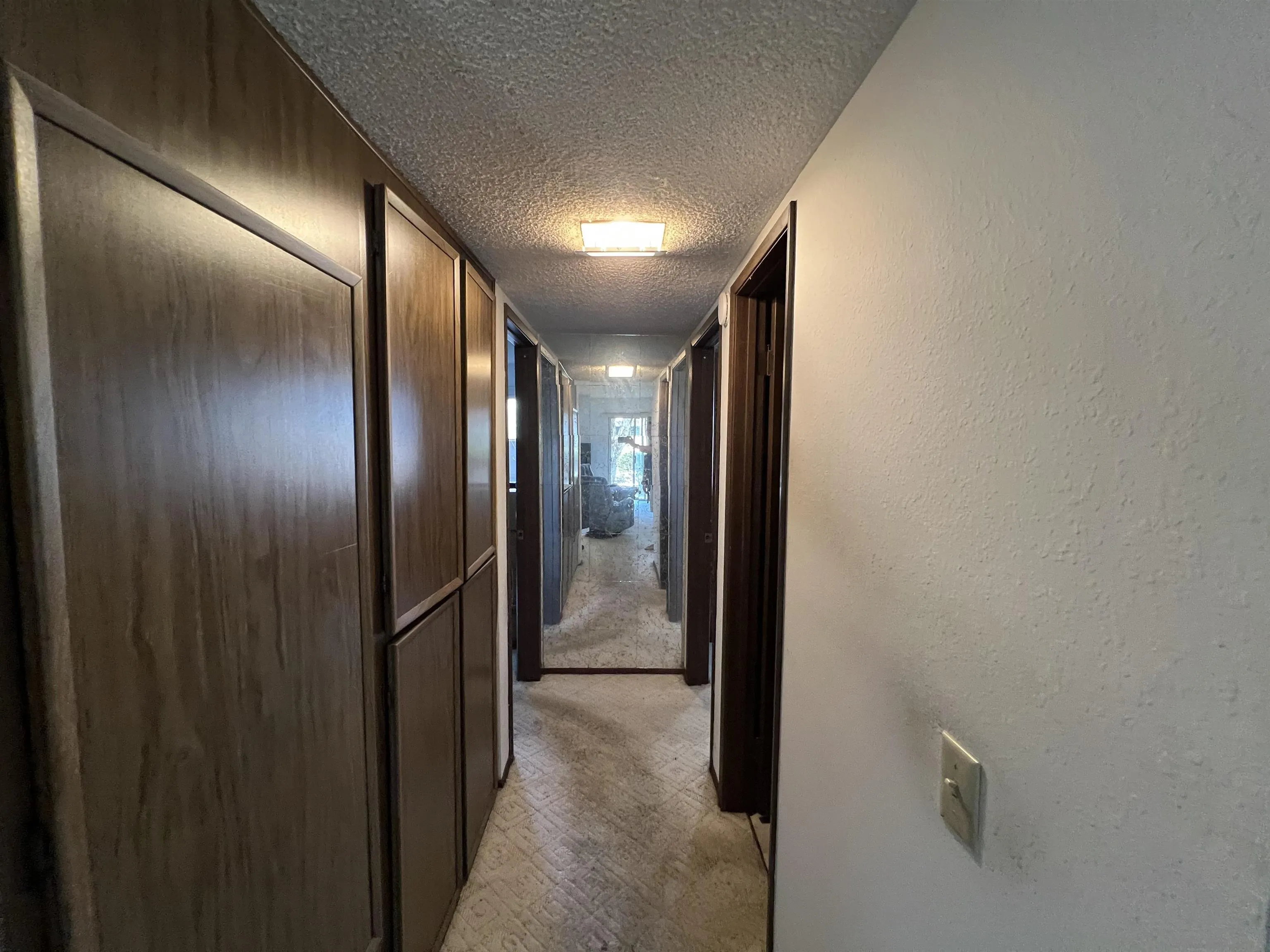 https://cdn.realtyfeed.com/cdn/127/260017194/ccaa65c2069341385a336f891c0a9c72.webp