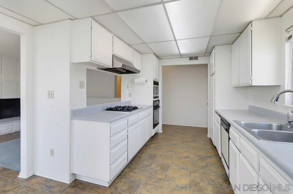 https://cdn.realtyfeed.com/cdn/127/260017203/1c57883595fbbf585f33b09b4828dc3c.webp