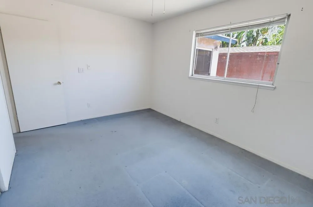 https://cdn.realtyfeed.com/cdn/127/260017203/379cb72604289d5f85304203c9f5b878.webp