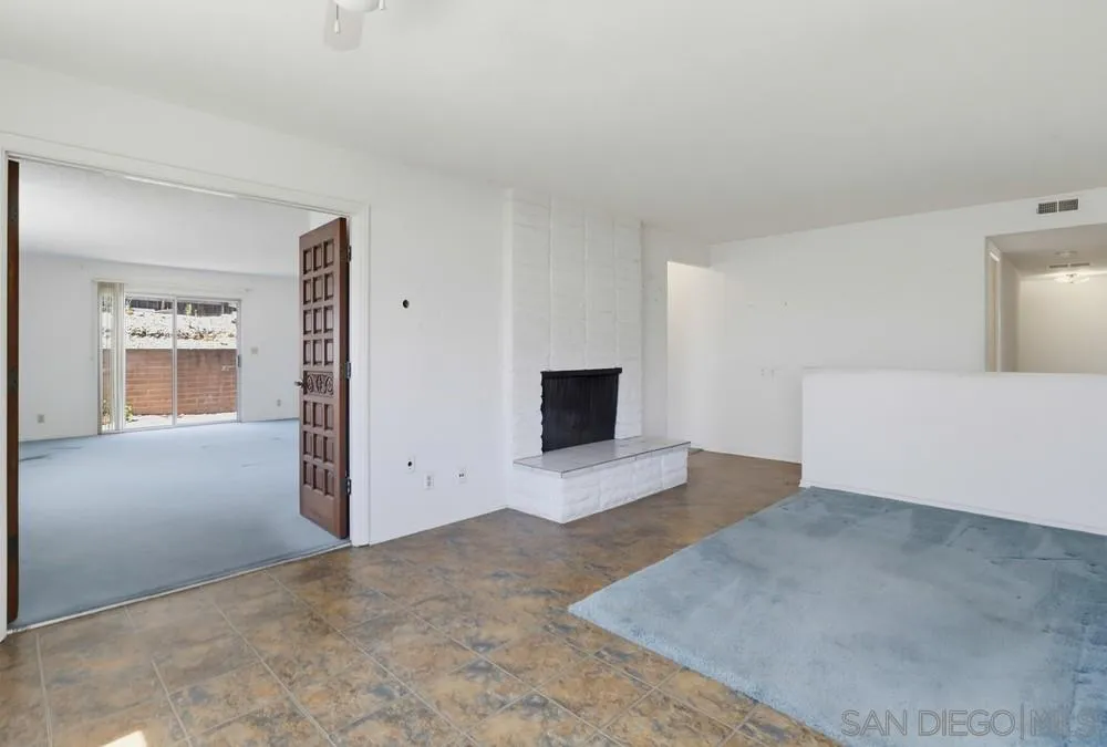 https://cdn.realtyfeed.com/cdn/127/260017203/5d327b3d736889a19054e0279c4ca79d.webp