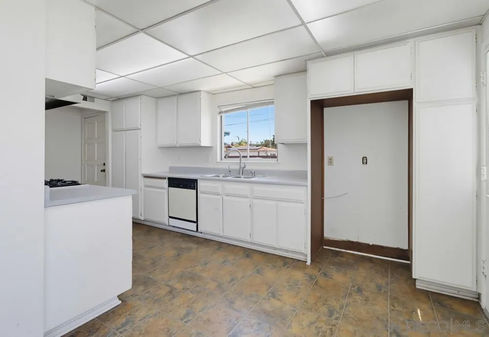 https://cdn.realtyfeed.com/cdn/127/260017203/60320b537ef54e1a2218b0931a0dc3de.webp