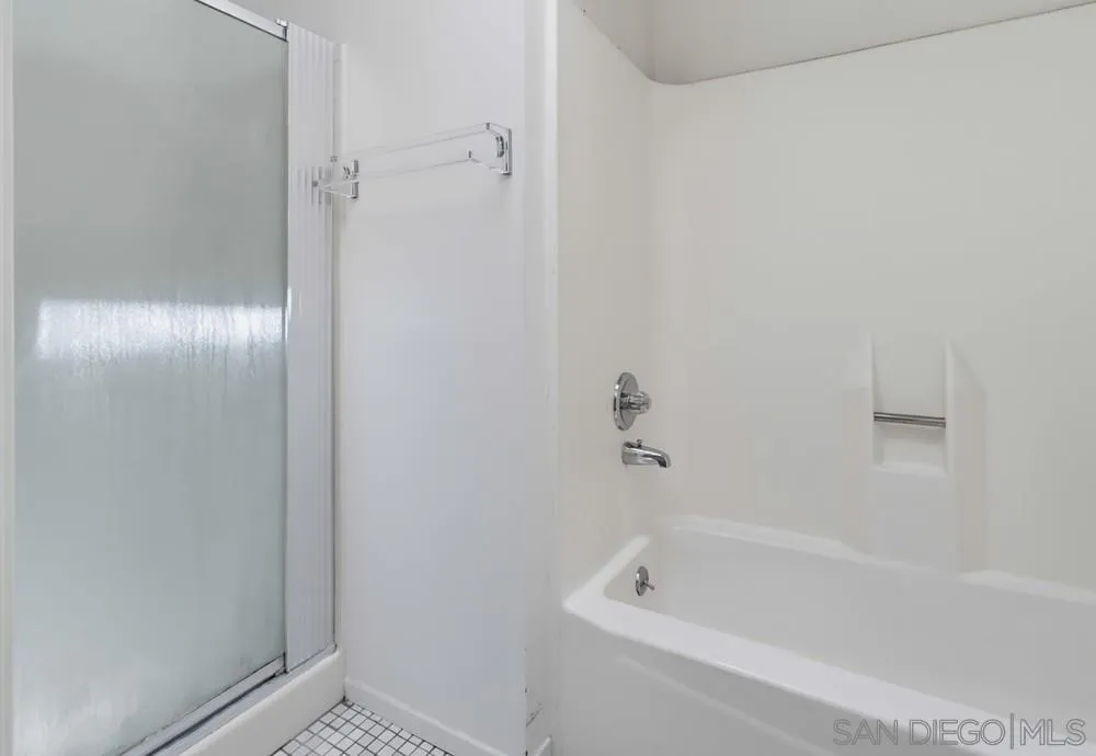 https://cdn.realtyfeed.com/cdn/127/260017203/6b1480f4f0c0c81057688e9d8f2b7fb9.webp