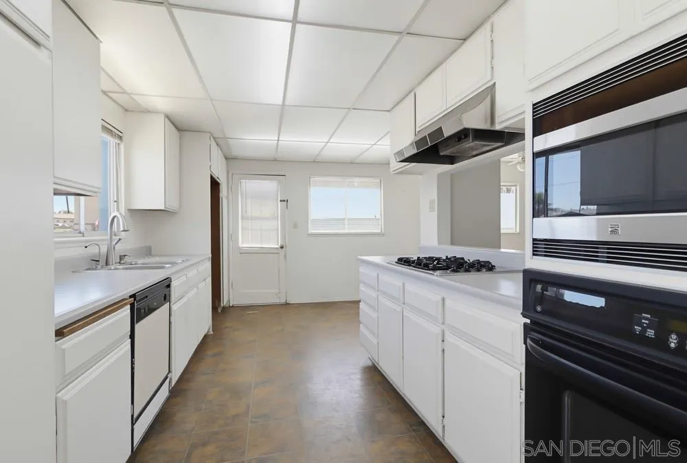 https://cdn.realtyfeed.com/cdn/127/260017203/d7be2d025754ba3f16310b10b0fe3e63.webp