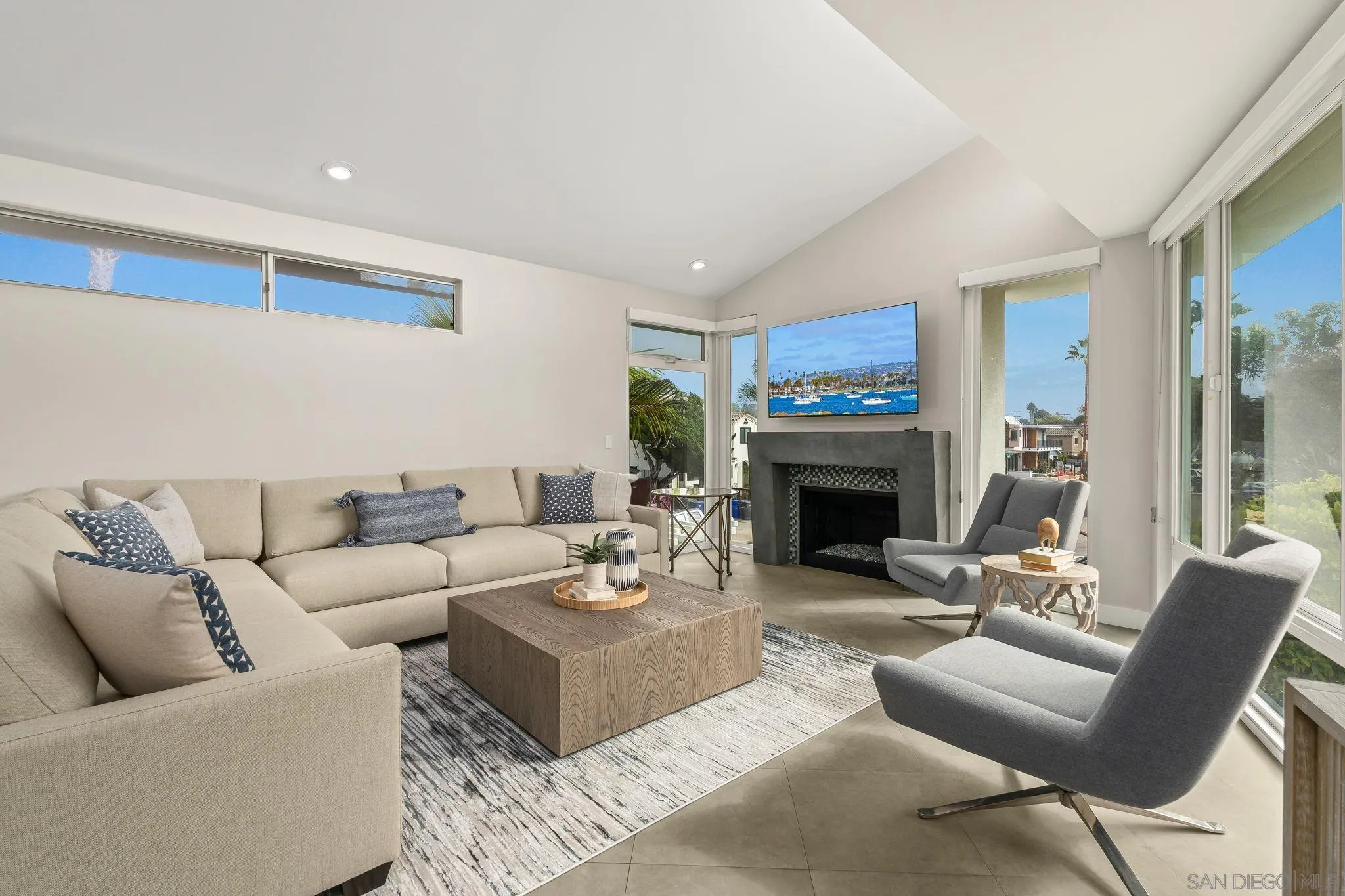 438 La Mesa Ave, Encinitas, CA 92024 - Photo 4 of 45, Encinitas, CA