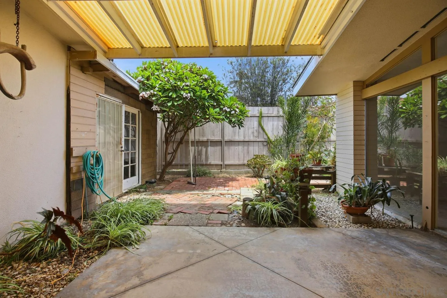 https://cdn.realtyfeed.com/cdn/127/260017209/3c895541618a5e525734ca8d10a87618.webp