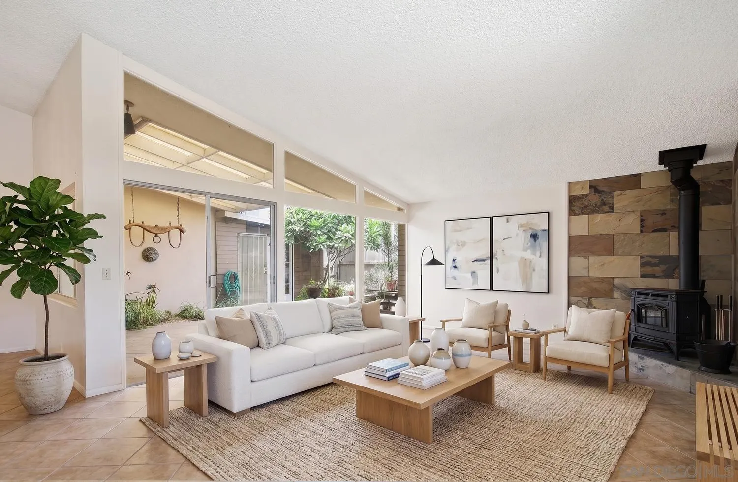 https://cdn.realtyfeed.com/cdn/127/260017209/83d01ef3106efbbb340589fd6068154c.webp