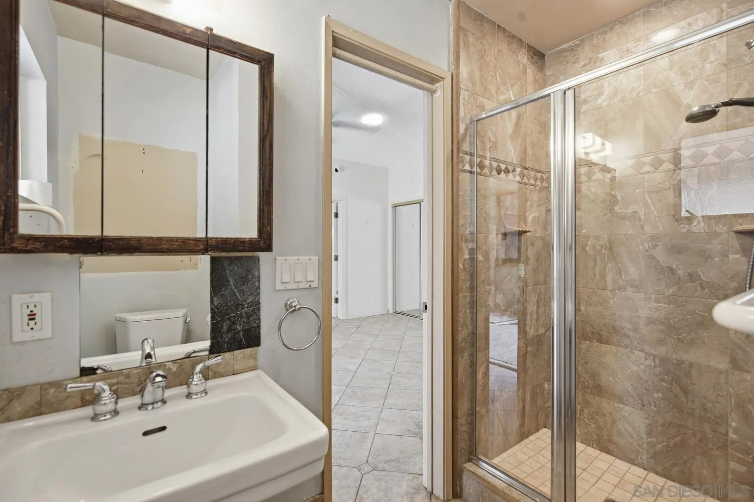 https://cdn.realtyfeed.com/cdn/127/260017209/9714be355bca3e89e4d5803ac7ef6716.webp
