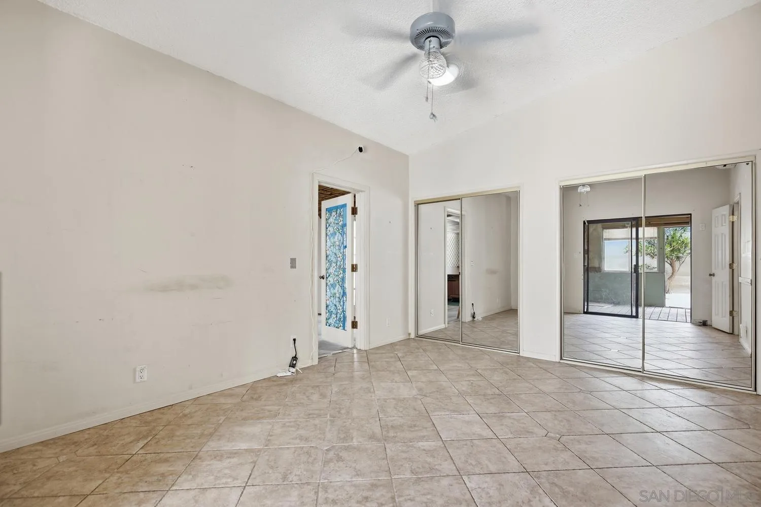 https://cdn.realtyfeed.com/cdn/127/260017209/f98147d784e3ff48c5f85ef98f51af3a.webp