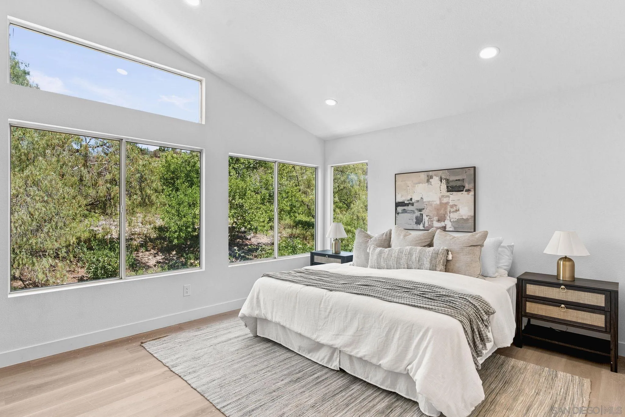 https://cdn.realtyfeed.com/cdn/127/260017228/63aedad3b942d8a1dad2418089c1ba07.webp
