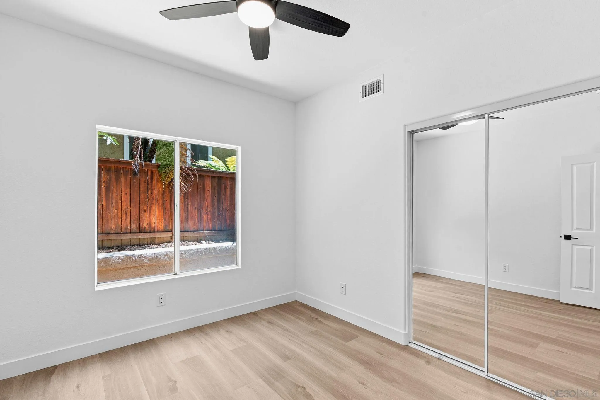 https://cdn.realtyfeed.com/cdn/127/260017228/e12a747f55cbeb400fd4795db505d93b.webp