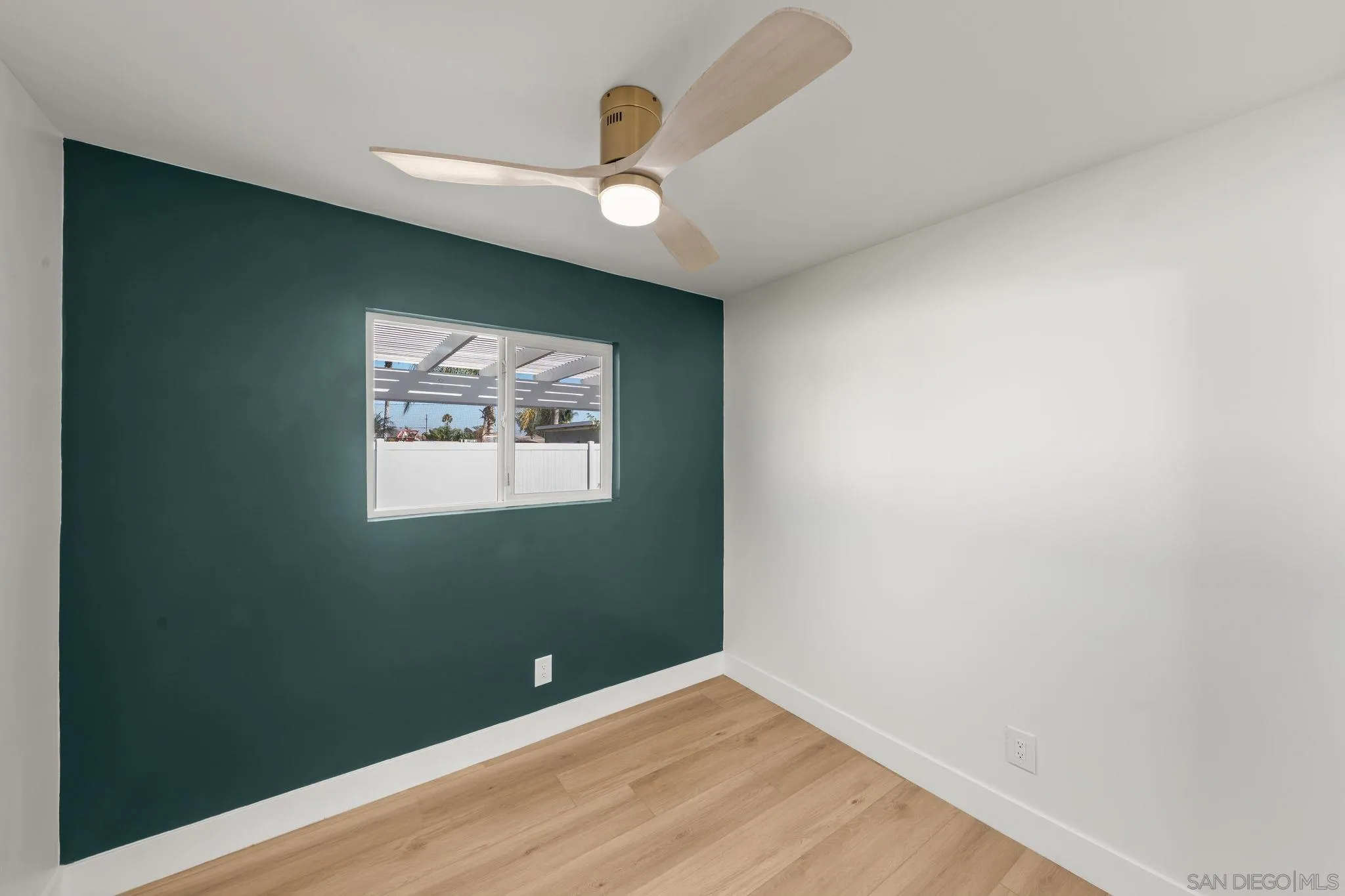 https://cdn.realtyfeed.com/cdn/127/260017229/b527dd107f75cd675b2630ec235c25c7.webp