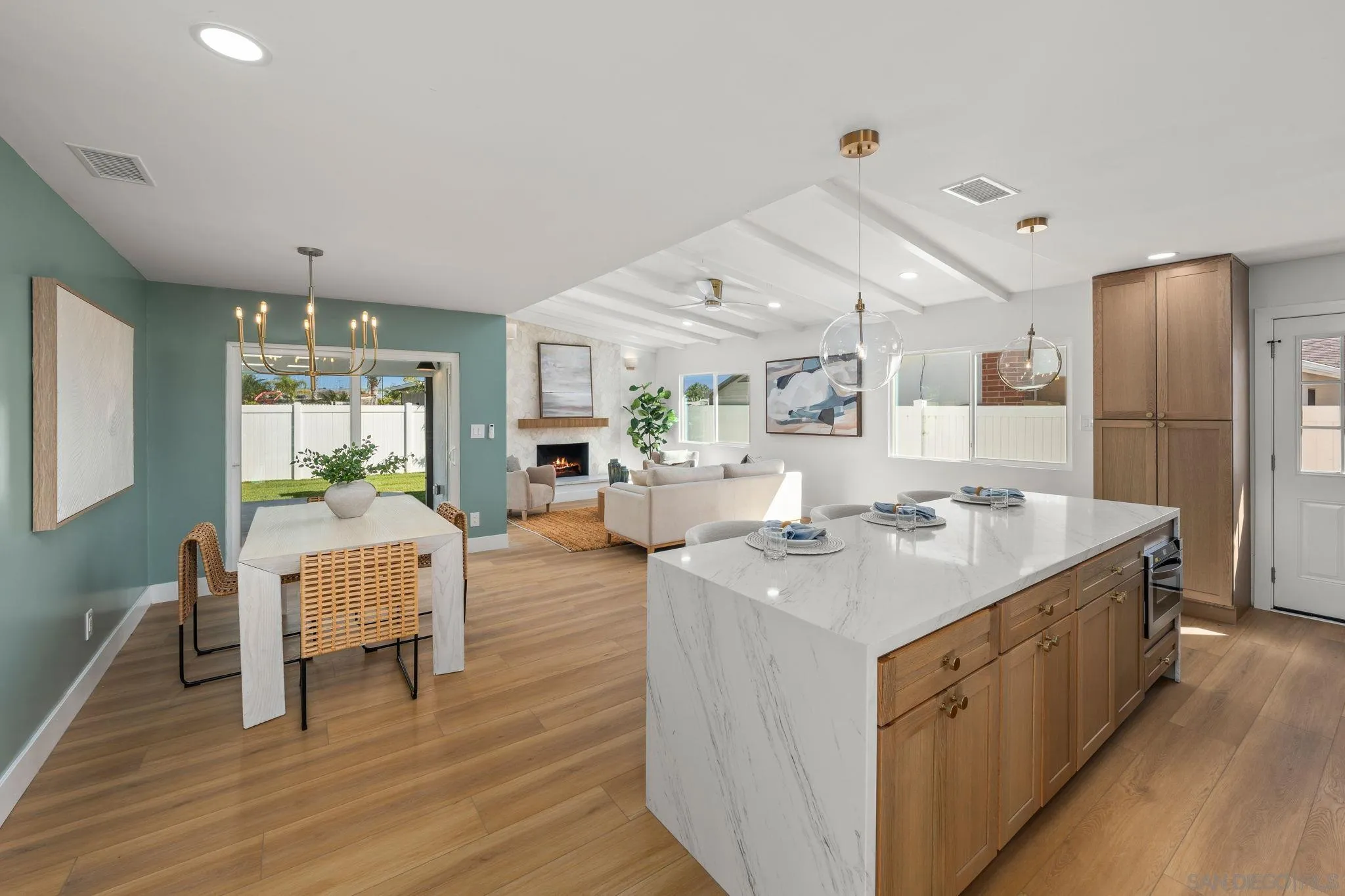 https://cdn.realtyfeed.com/cdn/127/260017229/e7234465d0ca215e457c906195ad6a97.webp