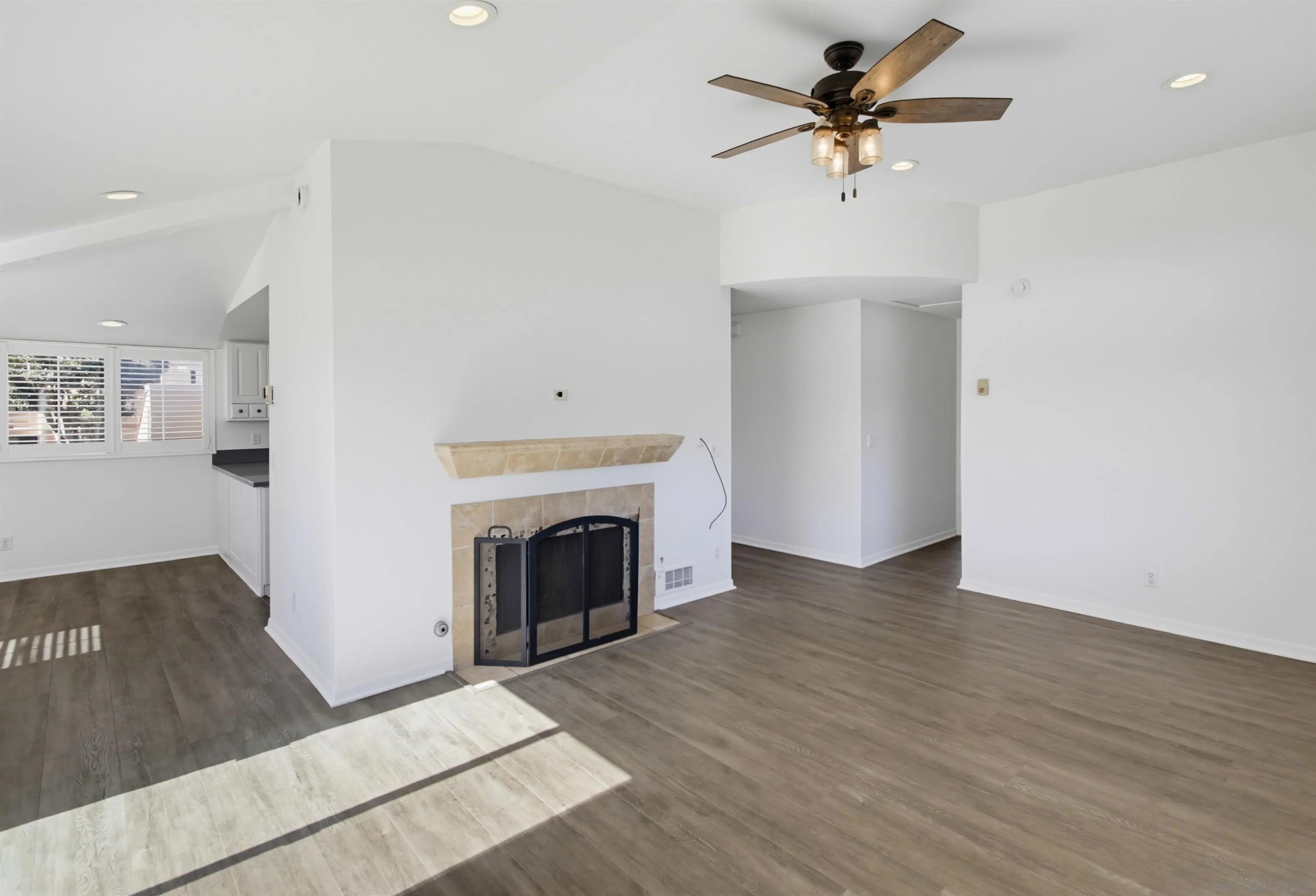 Photo #8: 260017230 Listing: Photo #8