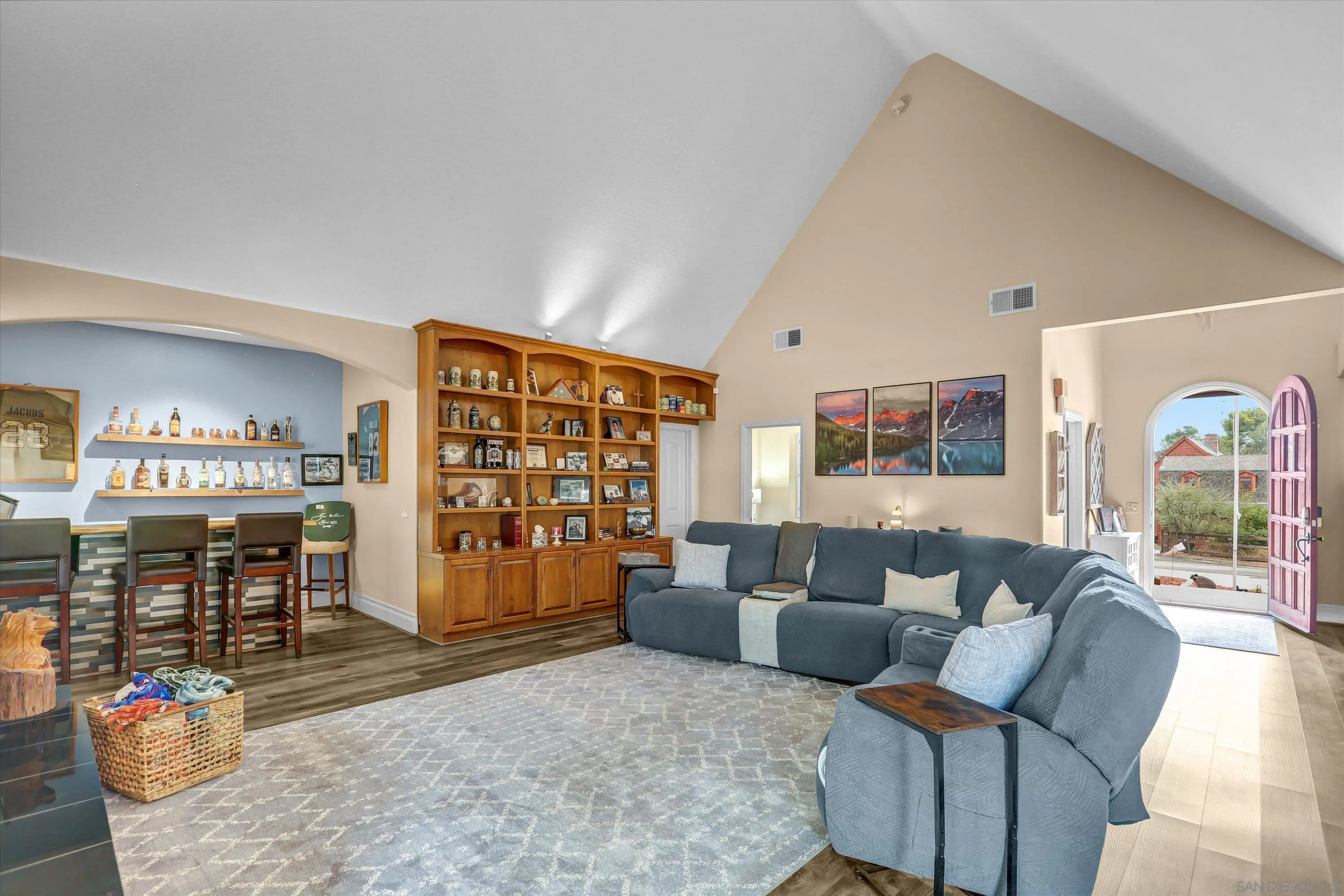 https://cdn.realtyfeed.com/cdn/127/260017234/7a84b5be7e3bd16ac296d17a97d4d6f3.webp