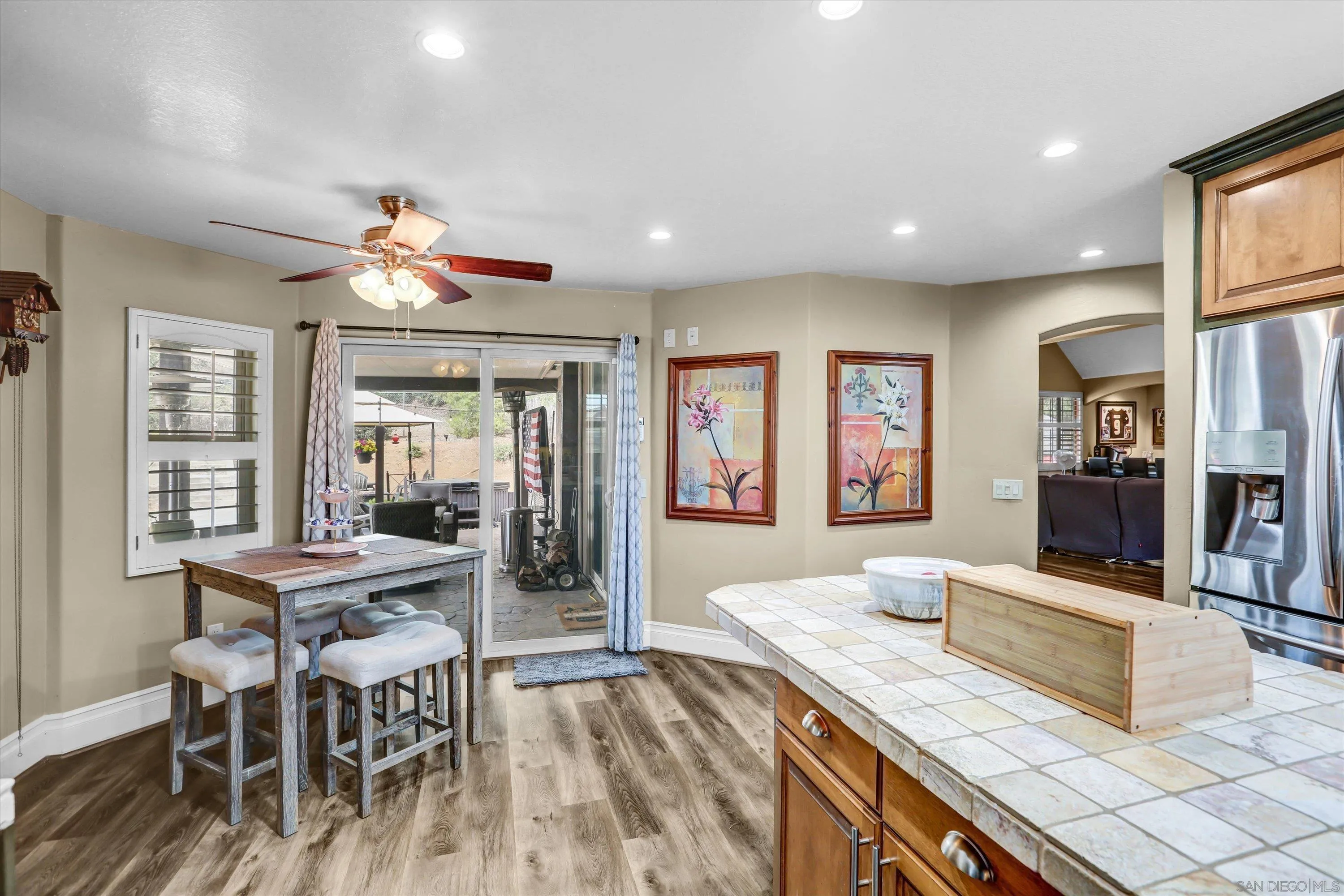 https://cdn.realtyfeed.com/cdn/127/260017234/81560c60e78b95987f9df429ad2c82bc.webp