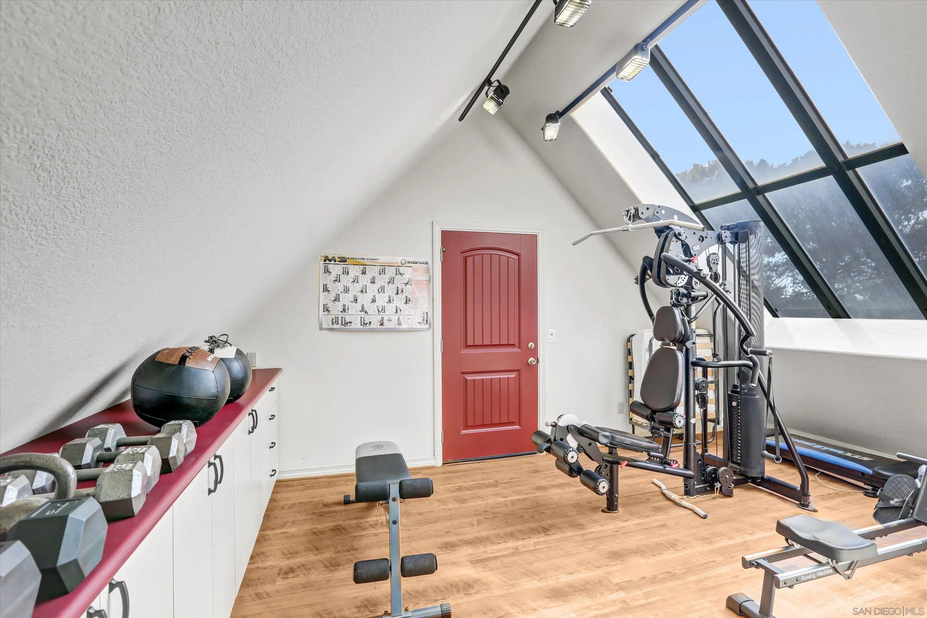 https://cdn.realtyfeed.com/cdn/127/260017234/985e67df97cca590eebd6a104507d746.webp