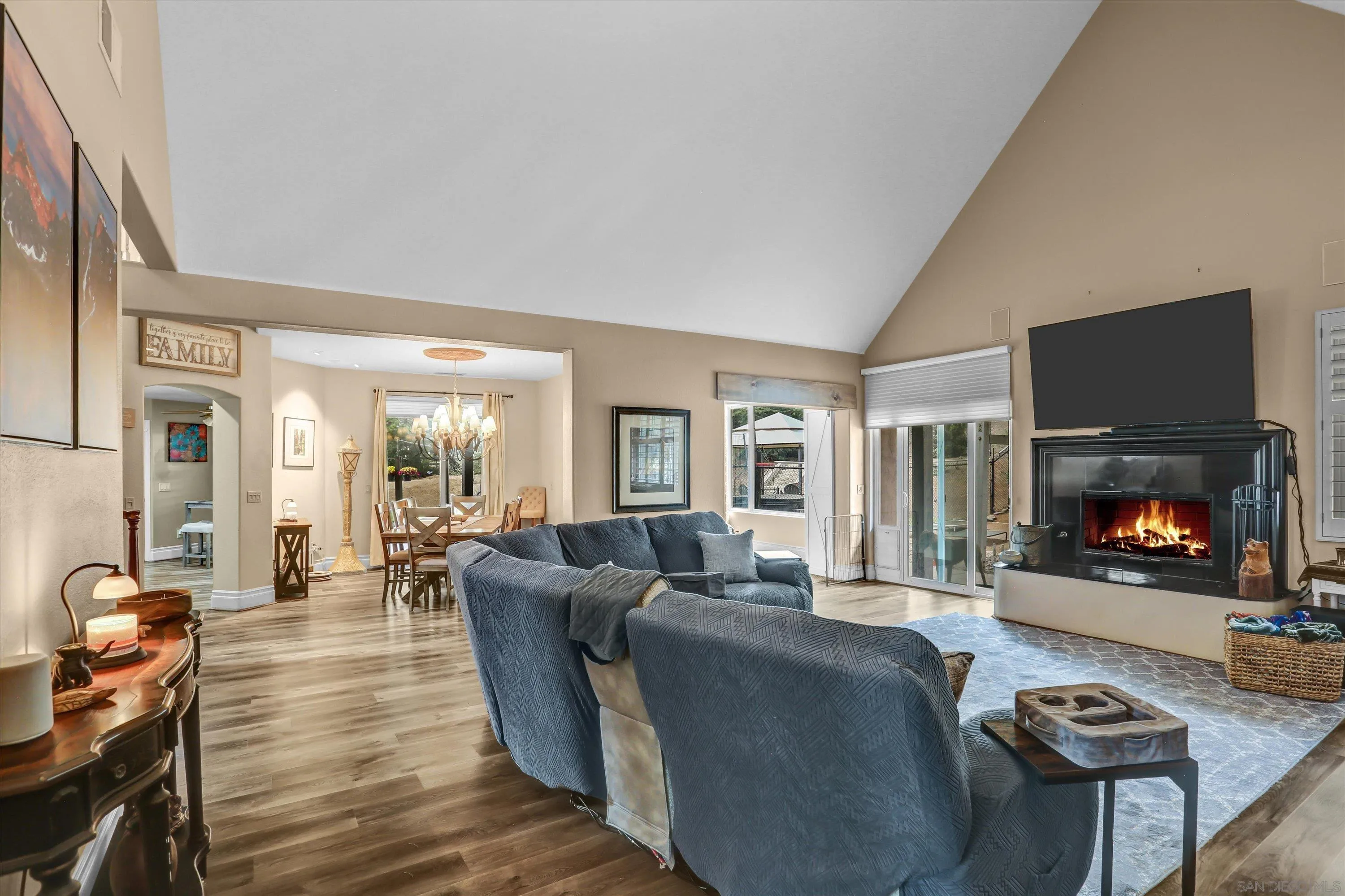 https://cdn.realtyfeed.com/cdn/127/260017234/c7aca2d3768294587f61d219c05f7af8.webp
