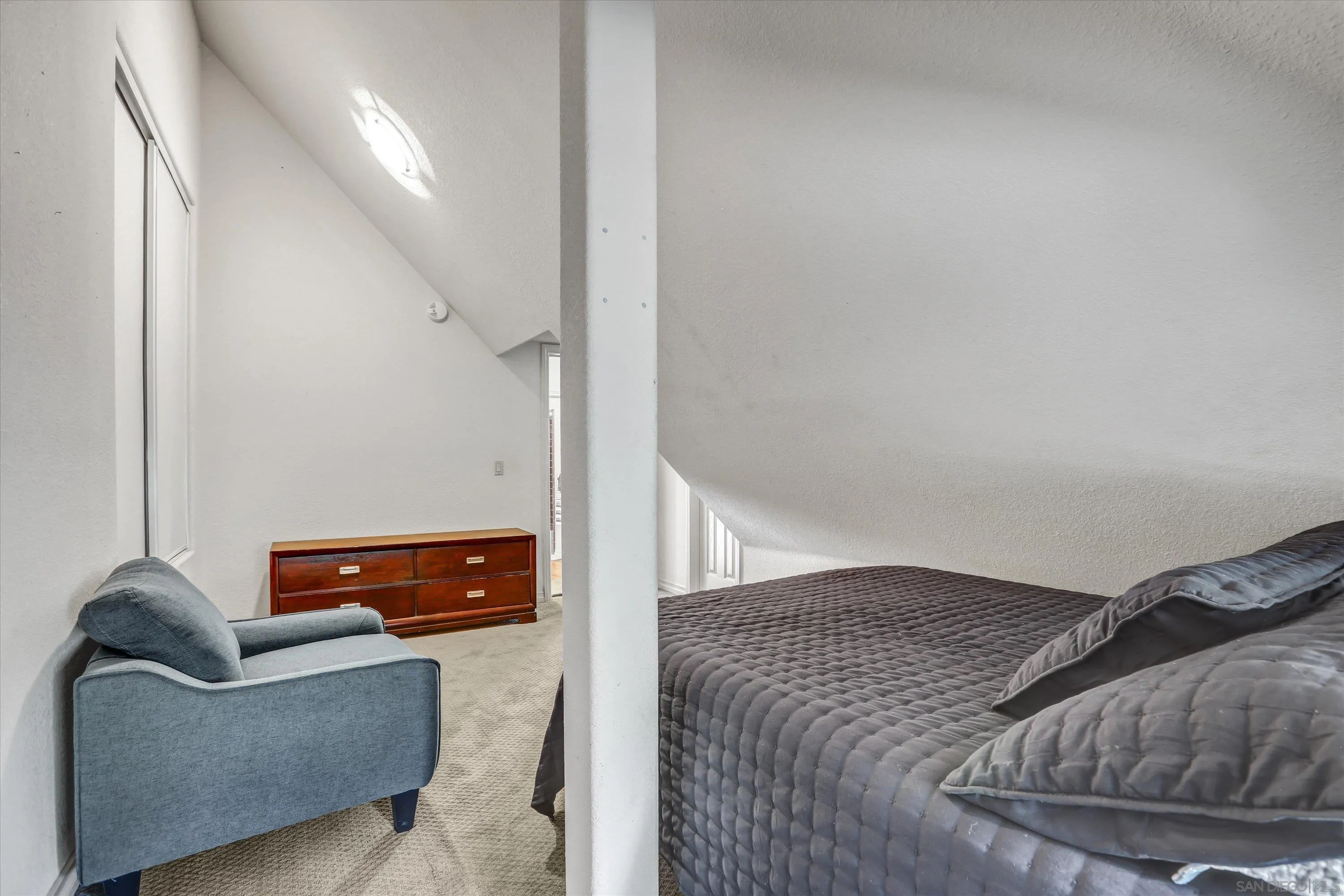 https://cdn.realtyfeed.com/cdn/127/260017234/cca2e2c347a29fe9584ad952433235bf.webp