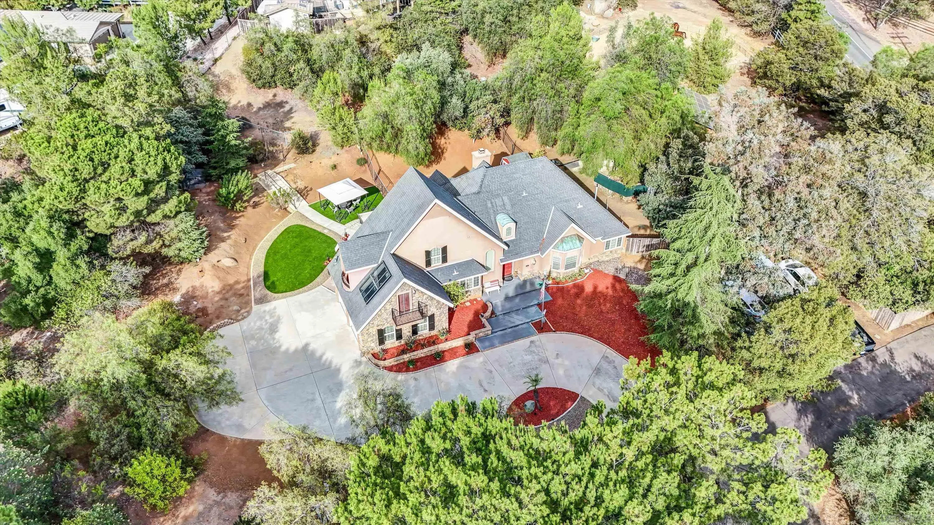 https://cdn.realtyfeed.com/cdn/127/260017234/cdb7120d45233659df35102b152b46e3.webp