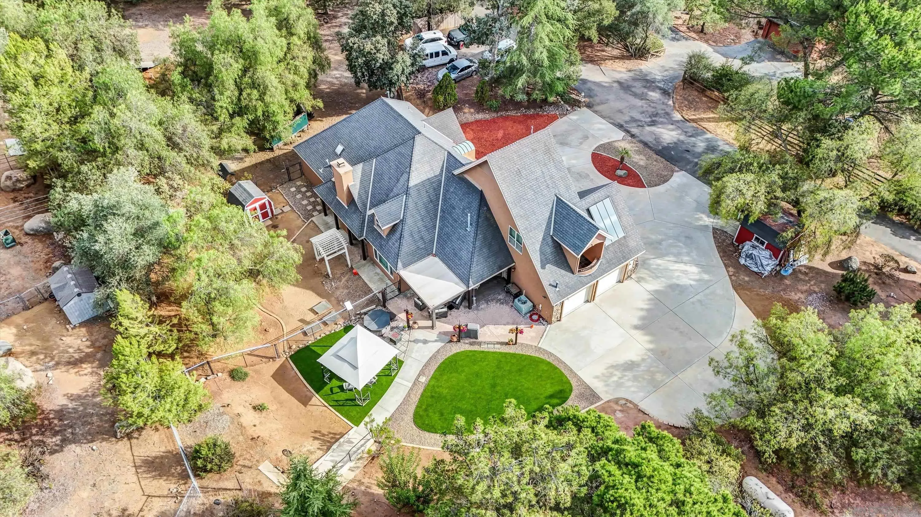 https://cdn.realtyfeed.com/cdn/127/260017234/fad1a3196e539e8fd655d6cfa820bc44.webp