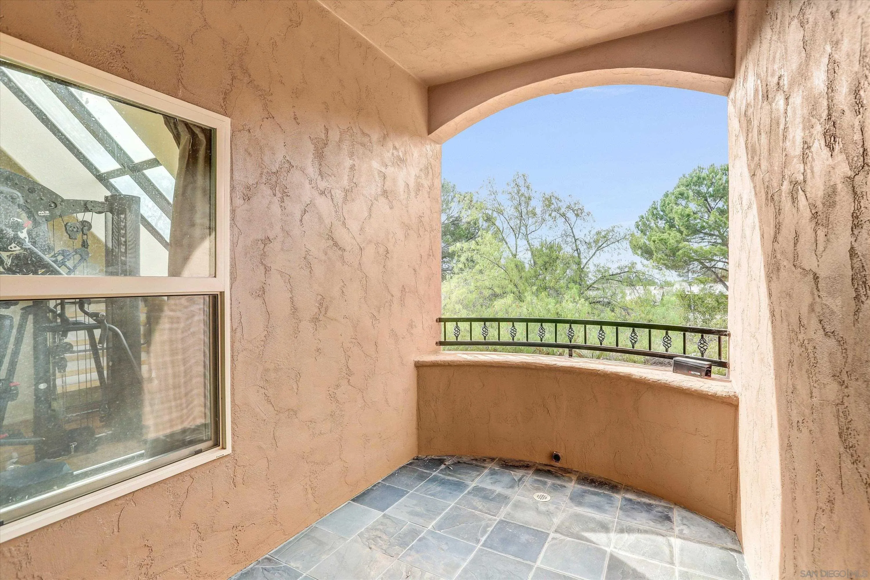 https://cdn.realtyfeed.com/cdn/127/260017234/fc1ec2ff859f003d6f68b5e8feabbd23.webp