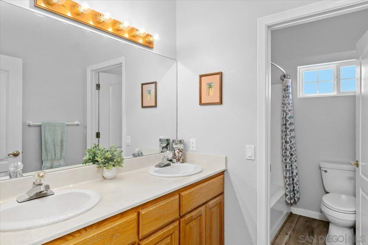 https://cdn.realtyfeed.com/cdn/127/260017238/419a908f0b144342b69e482ebd2aa1fd.webp