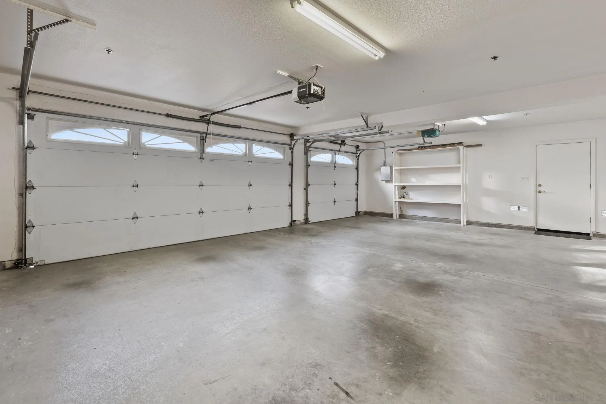 https://cdn.realtyfeed.com/cdn/127/260017238/aa1470fcace21a8c9853ad8d70690d79.webp